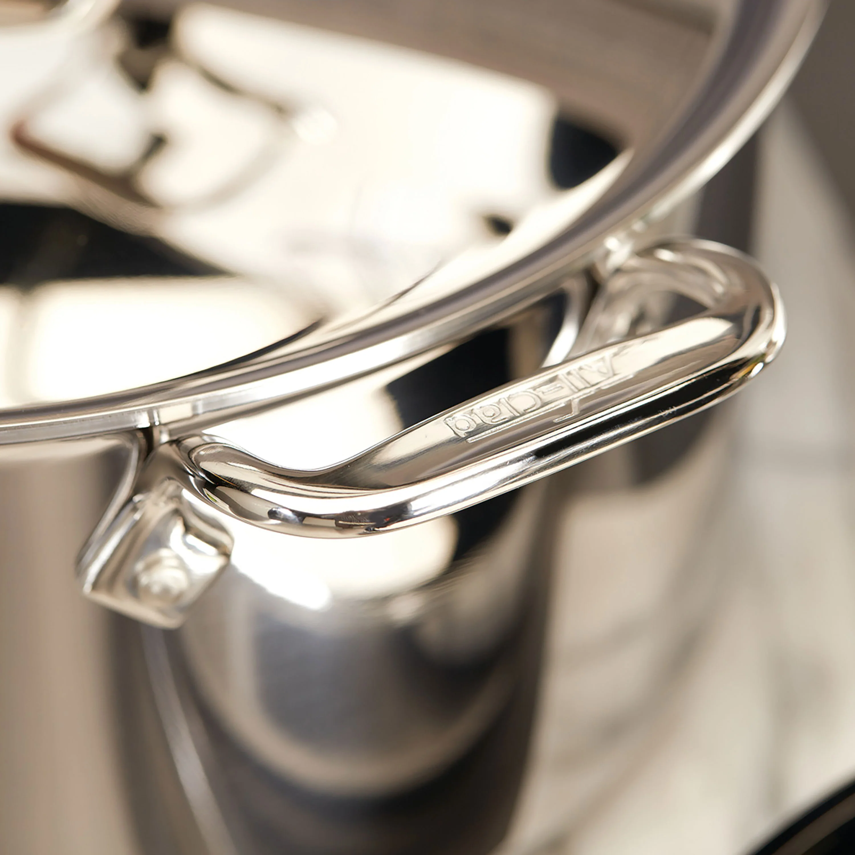 All-Clad d3 Stainless 6-quart Stock Pot - Image 4