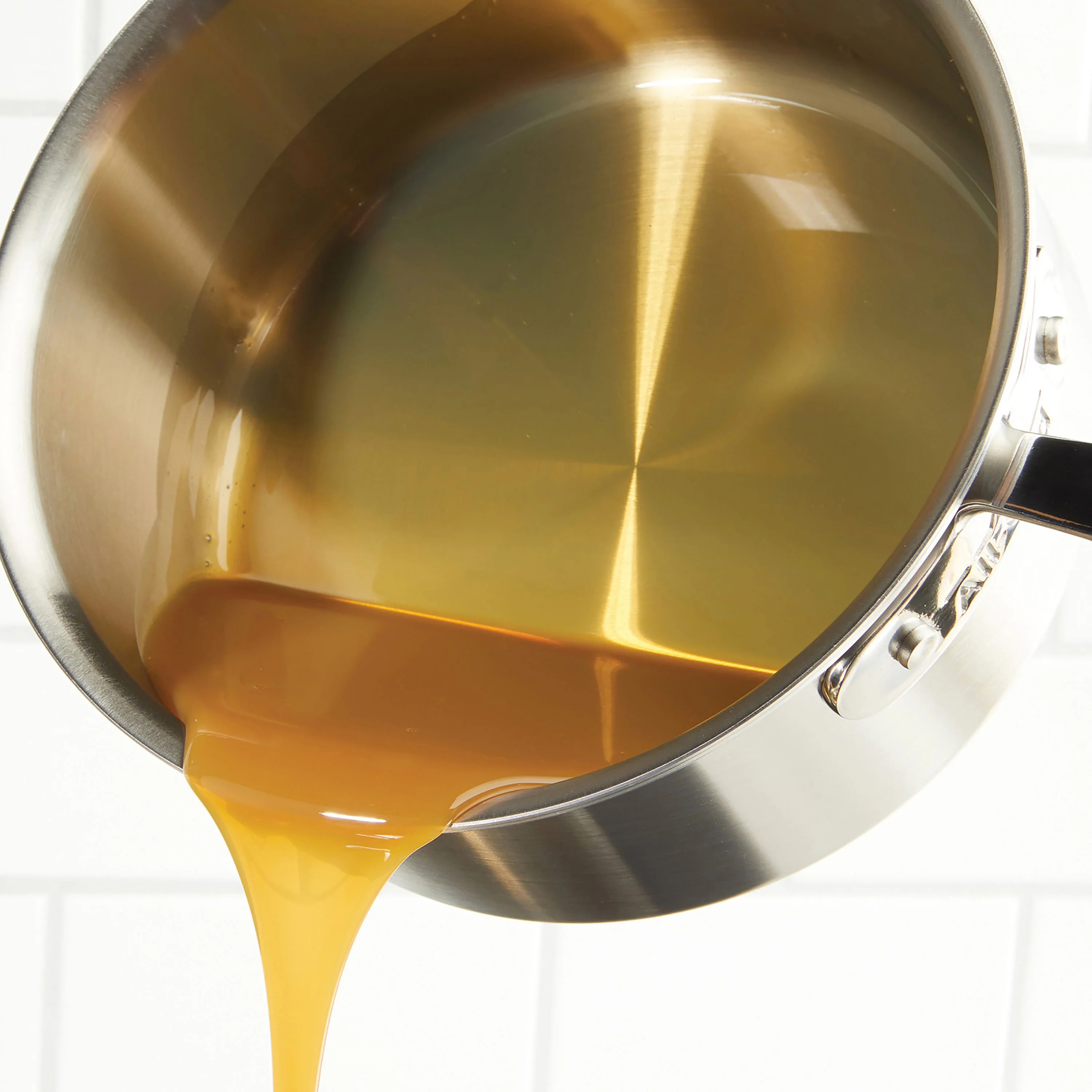 All-Clad d5 Brushed Stainless 1.5-quart Saucepan - Image 3