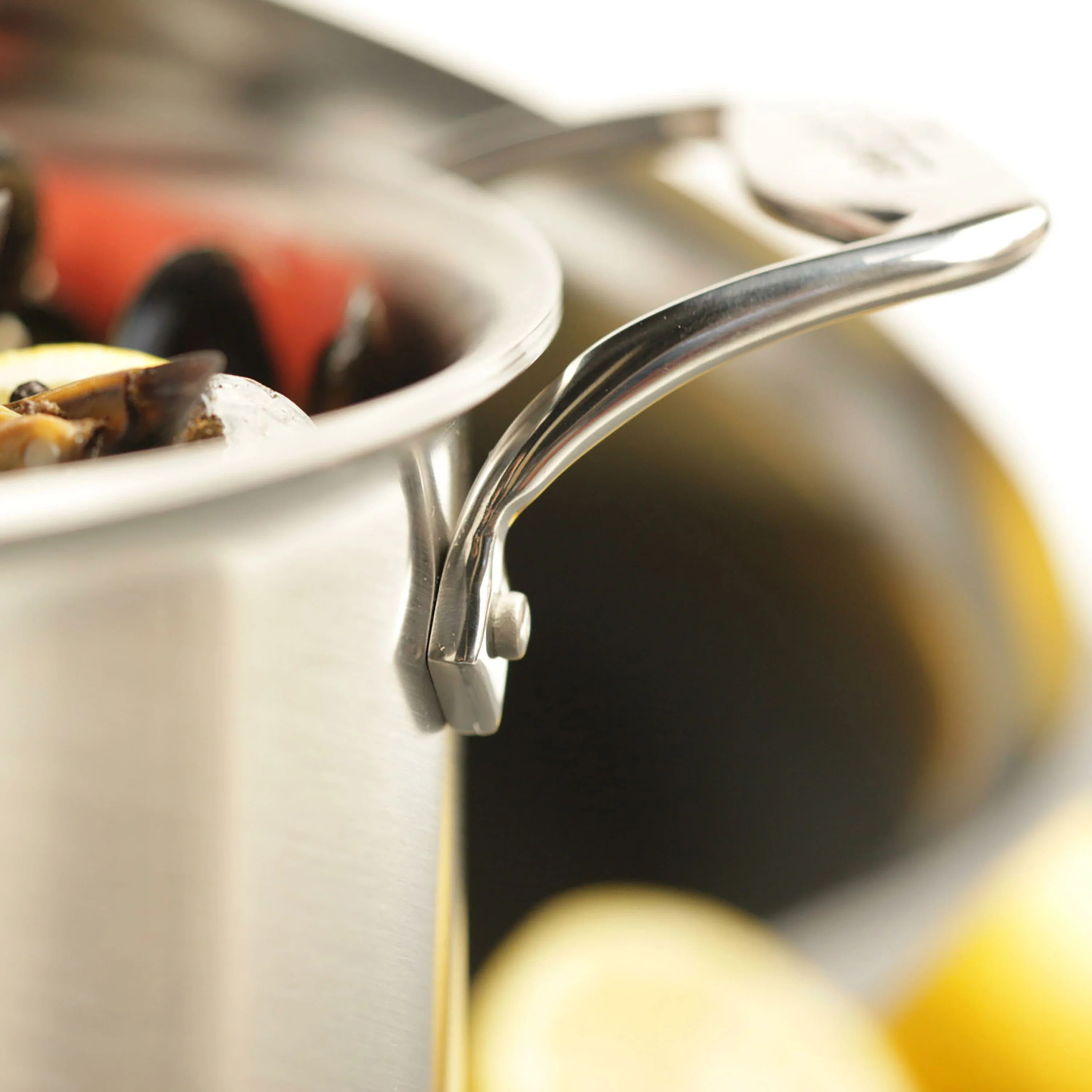 All-Clad d5 Brushed Stainless 4-quart Soup Pot - Image 4