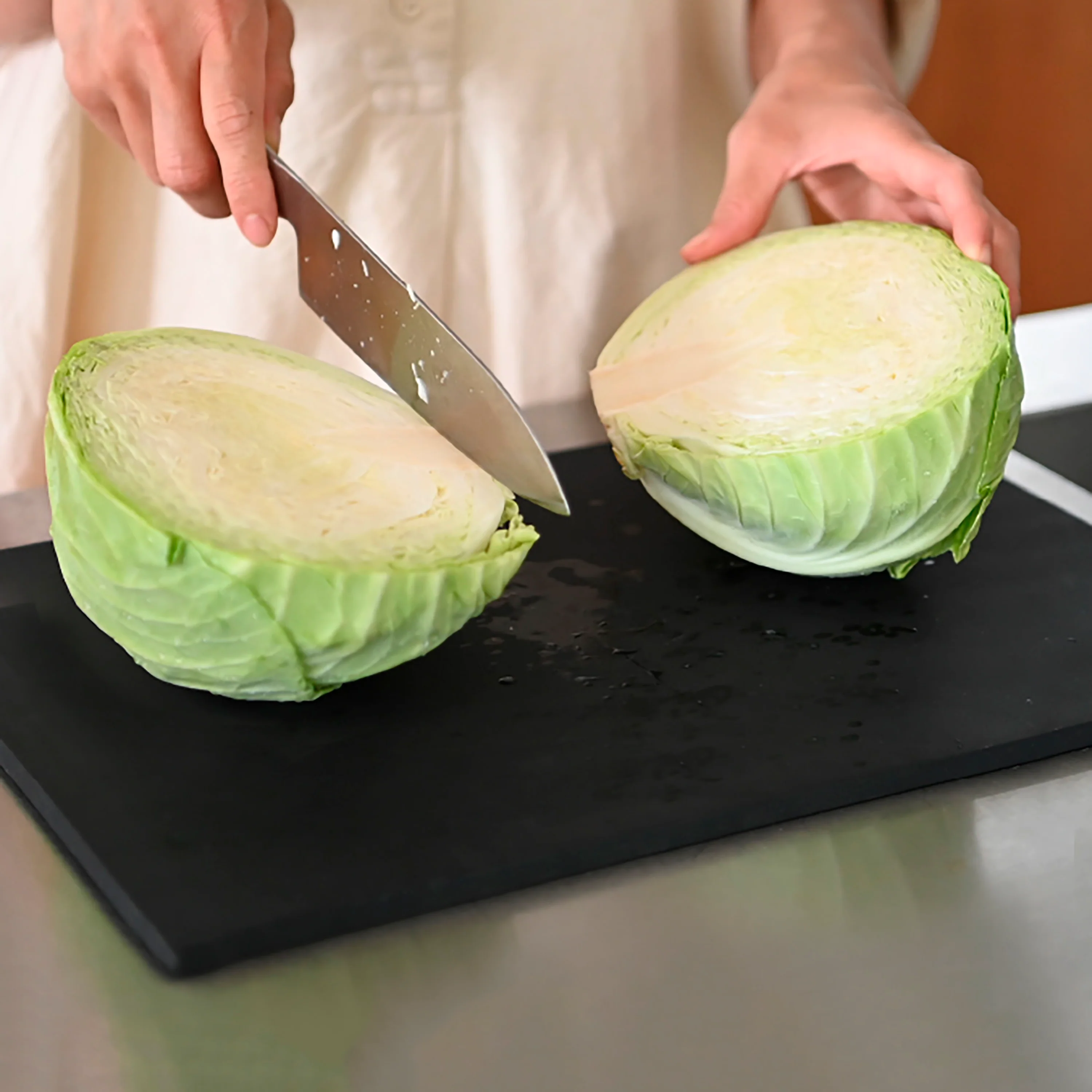 Asahi Black Professional Rubber Cutting Board, 19.7 x 13" (15mm) - Image 4
