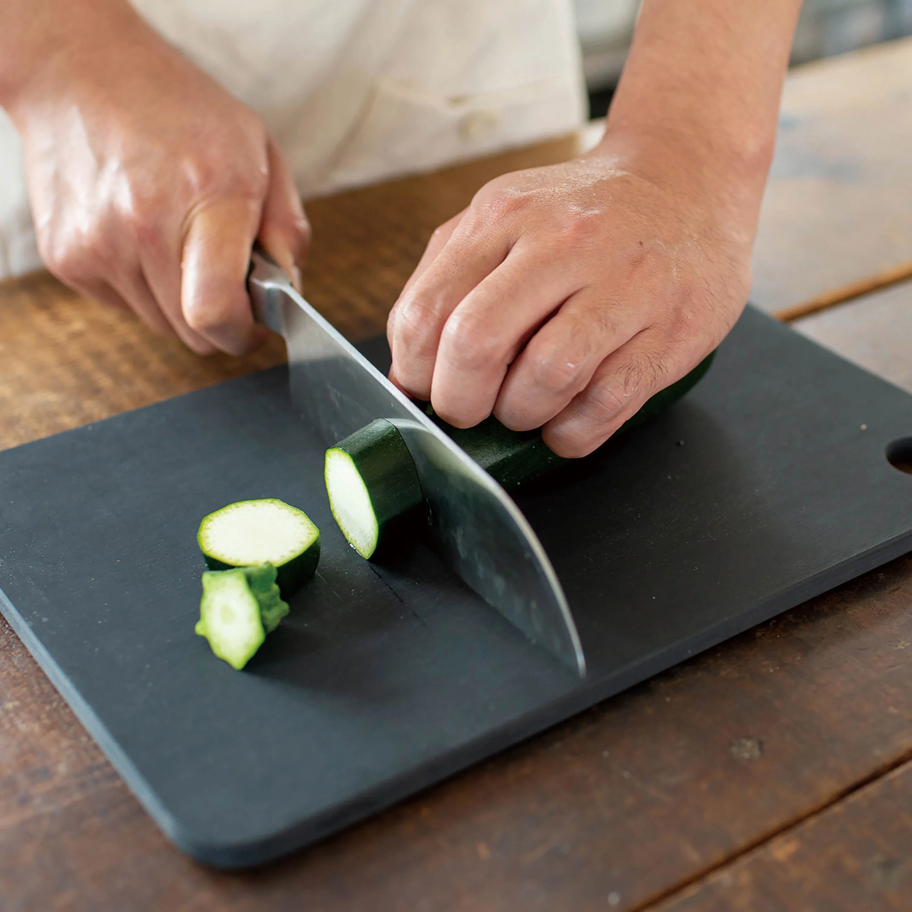 Asahi Black Rubber Cutting Board, 14.5 x 9.5" - Image 5