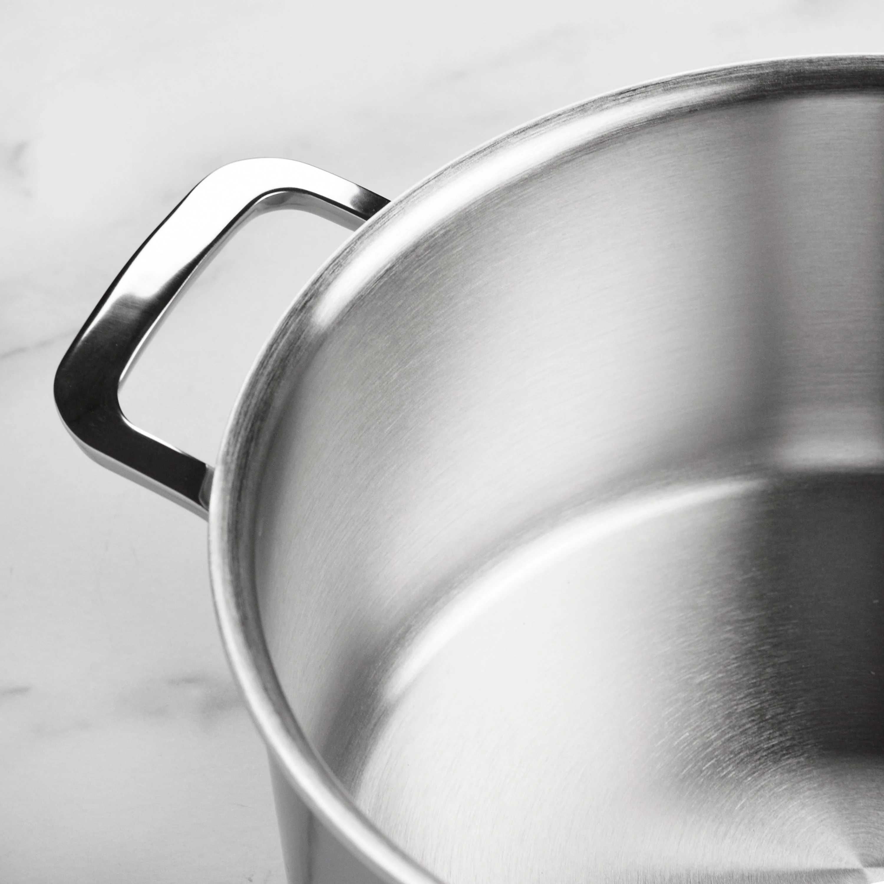 Demeyere 5-Plus 9-quart Stainless Steel Dutch Oven - Image 3