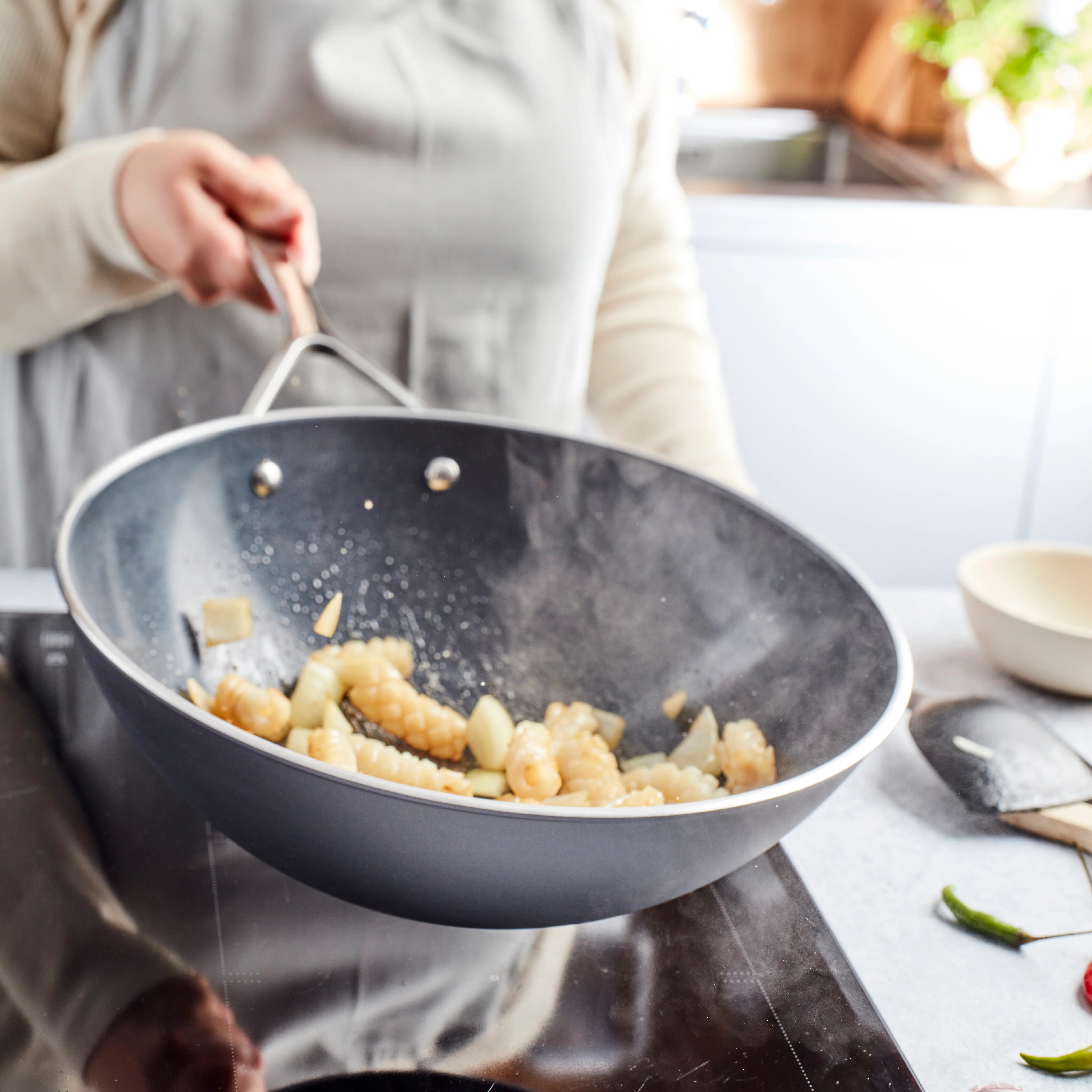Demeyere AluPro 12" Ceramic Nonstick Flat Bottom Wok - Image 2