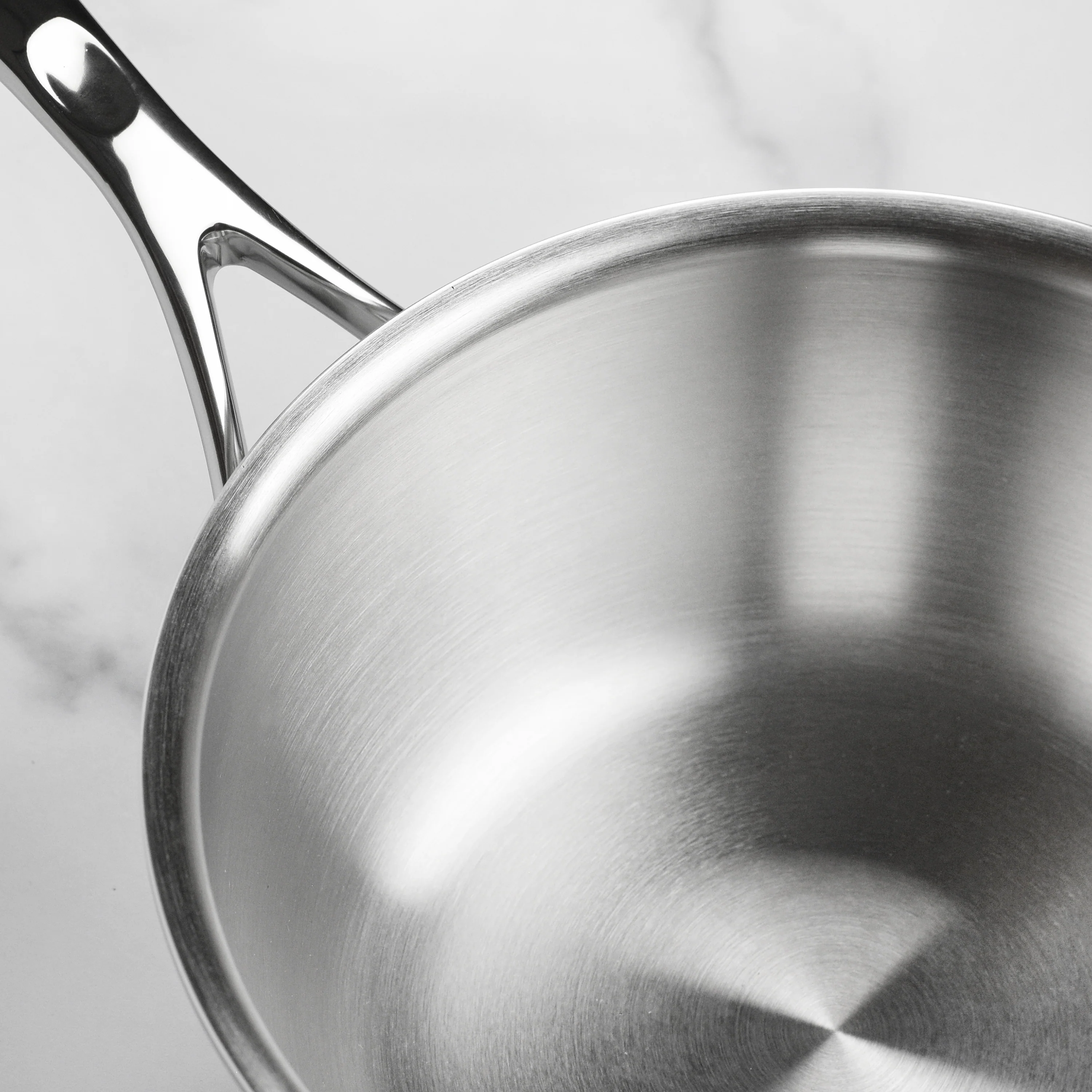 Demeyere Atlantis 2.1-quart Stainless Steel Saucier - Image 5