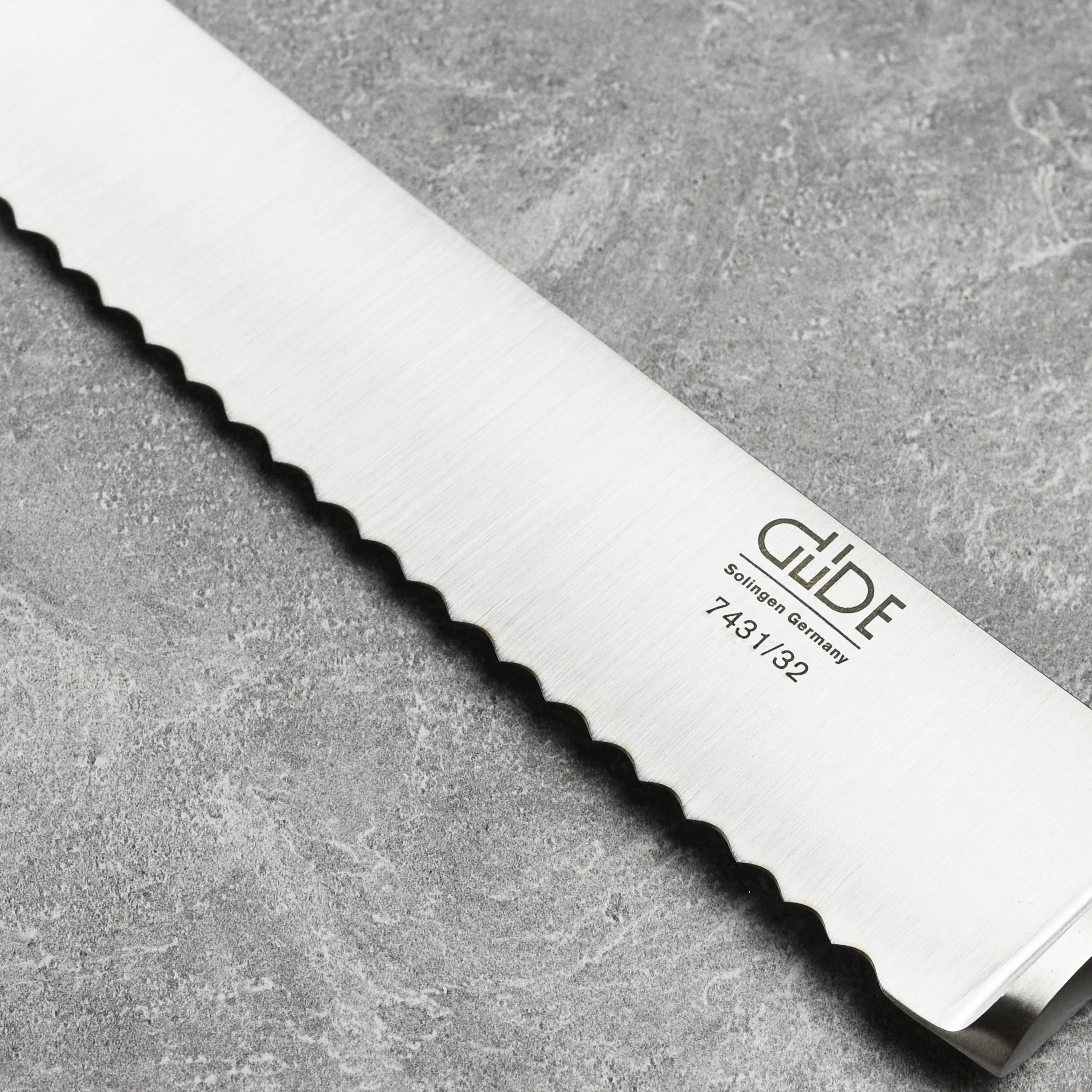 Franz Gude 12.6" Large Bread Knife with Olive Wood Handle, Right-Handed - Image 6