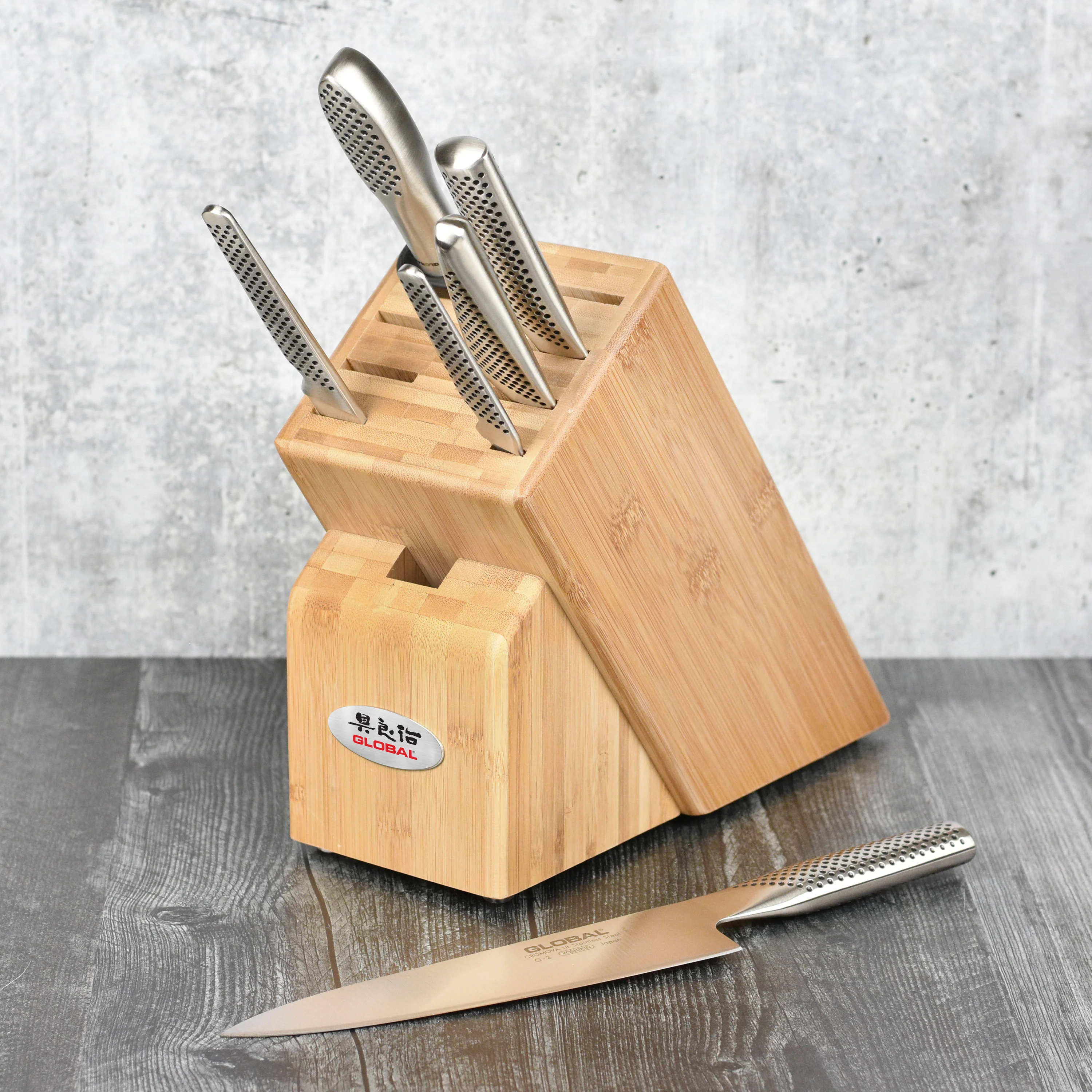 Global 4.25" Utility Knife with Solid Handle - Image 7