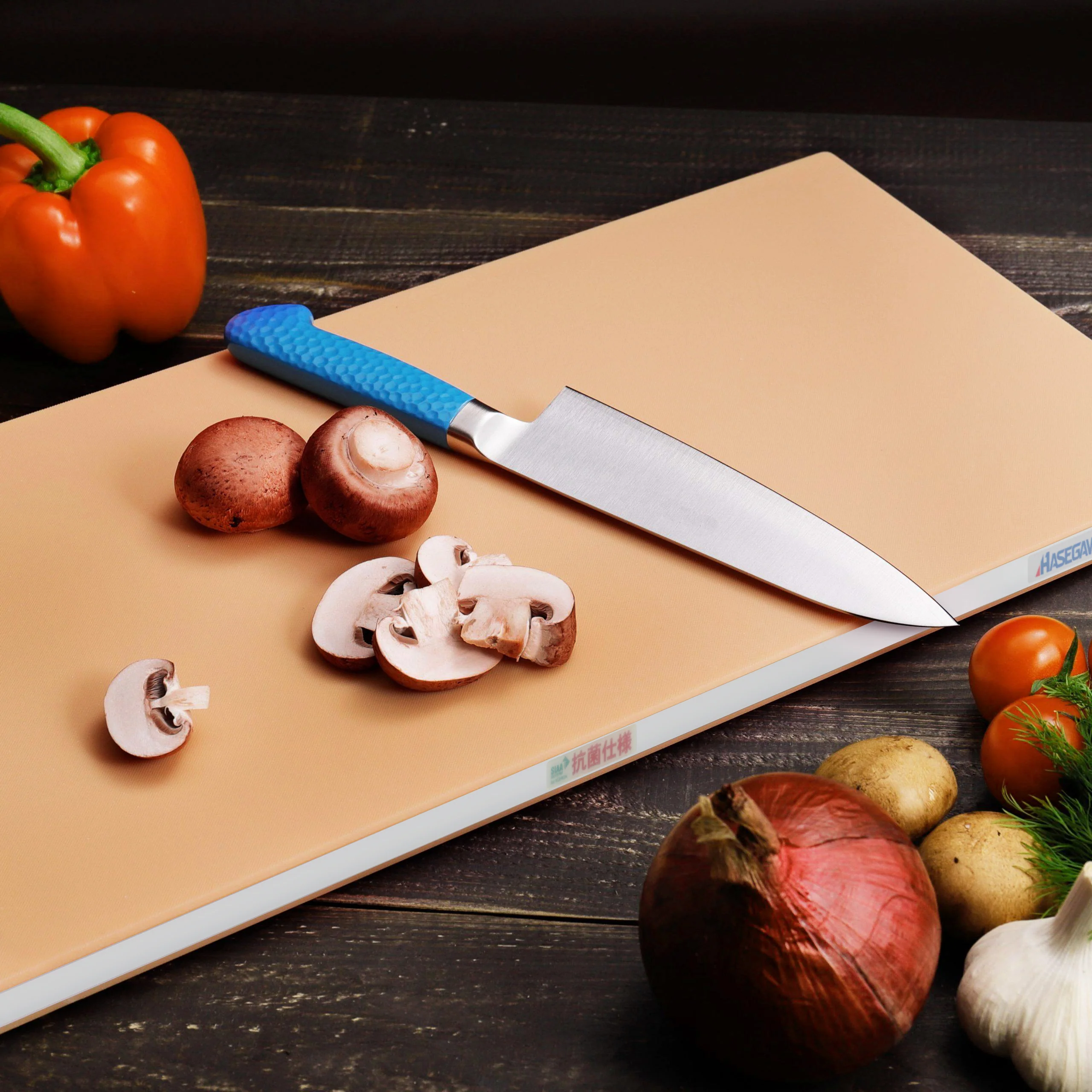 Hasegawa Pro-PE Cutting Board, 19.7 x 11.8" - Image 2