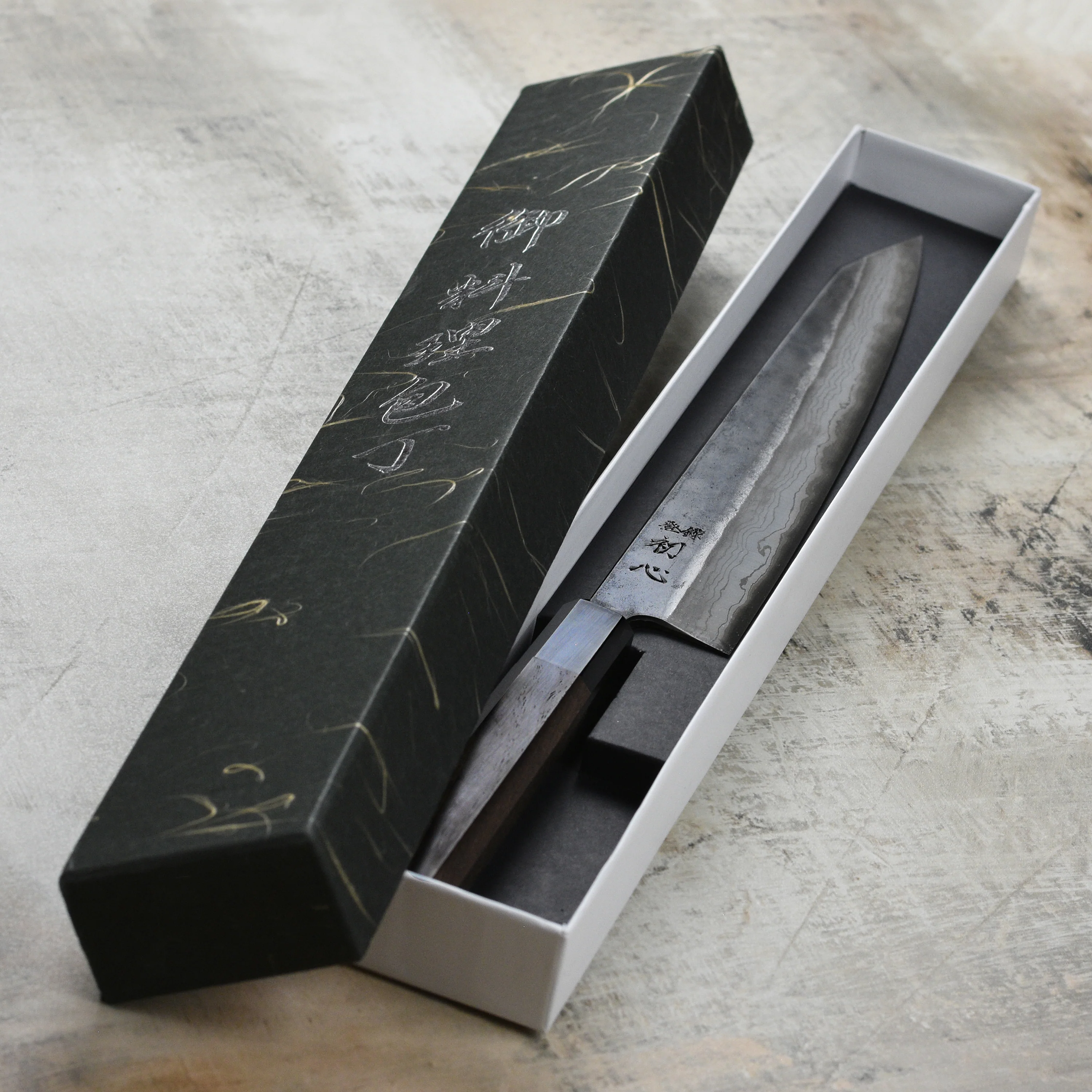 Hatsukokoro Kumokage Aogami #2 Kurouchi Damascus 9.8" Sujihiki - Image 4