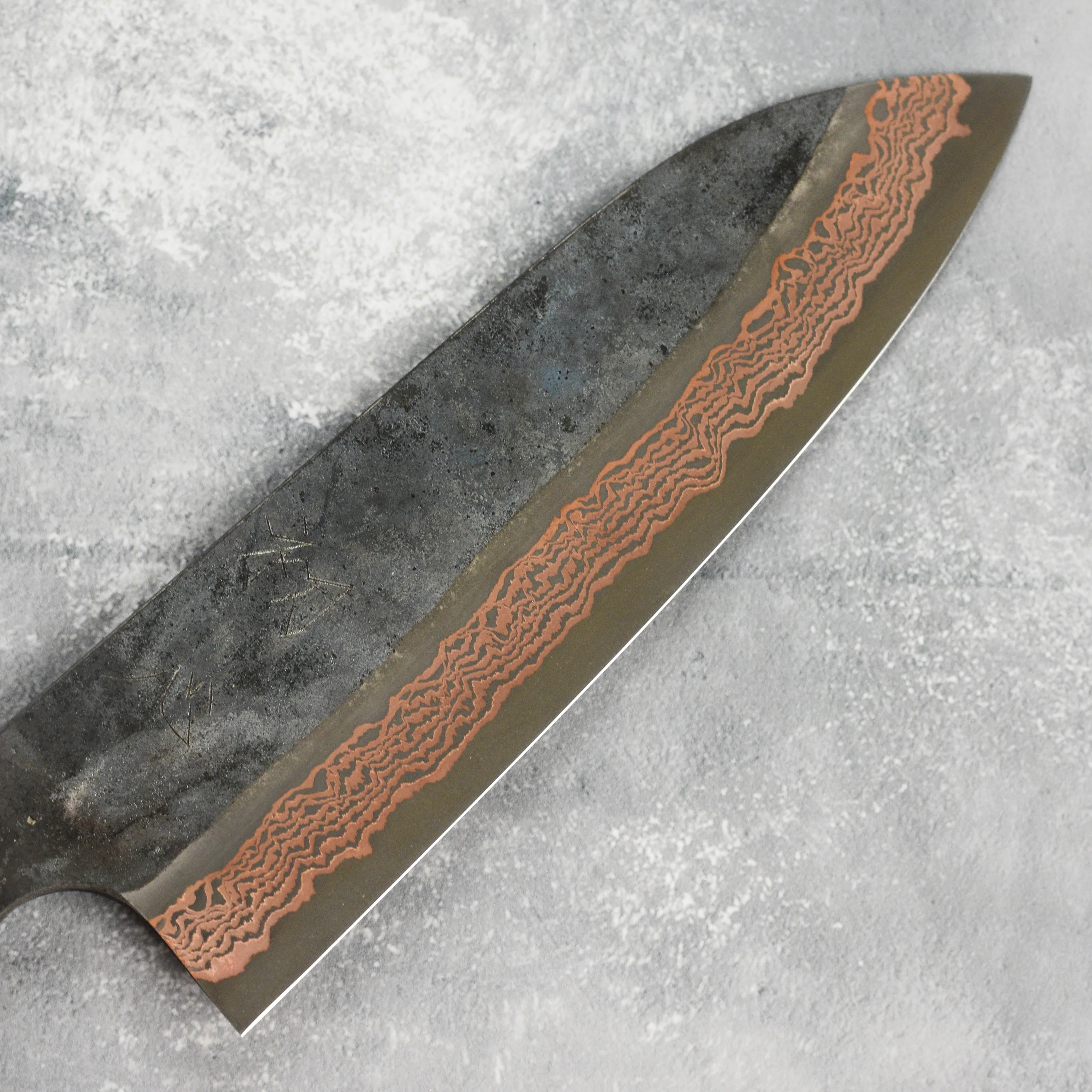 Hatsukokoro x Nigara Yorokobi SLD Kurouchi Copper Damascus 7" Santoku - Image 4
