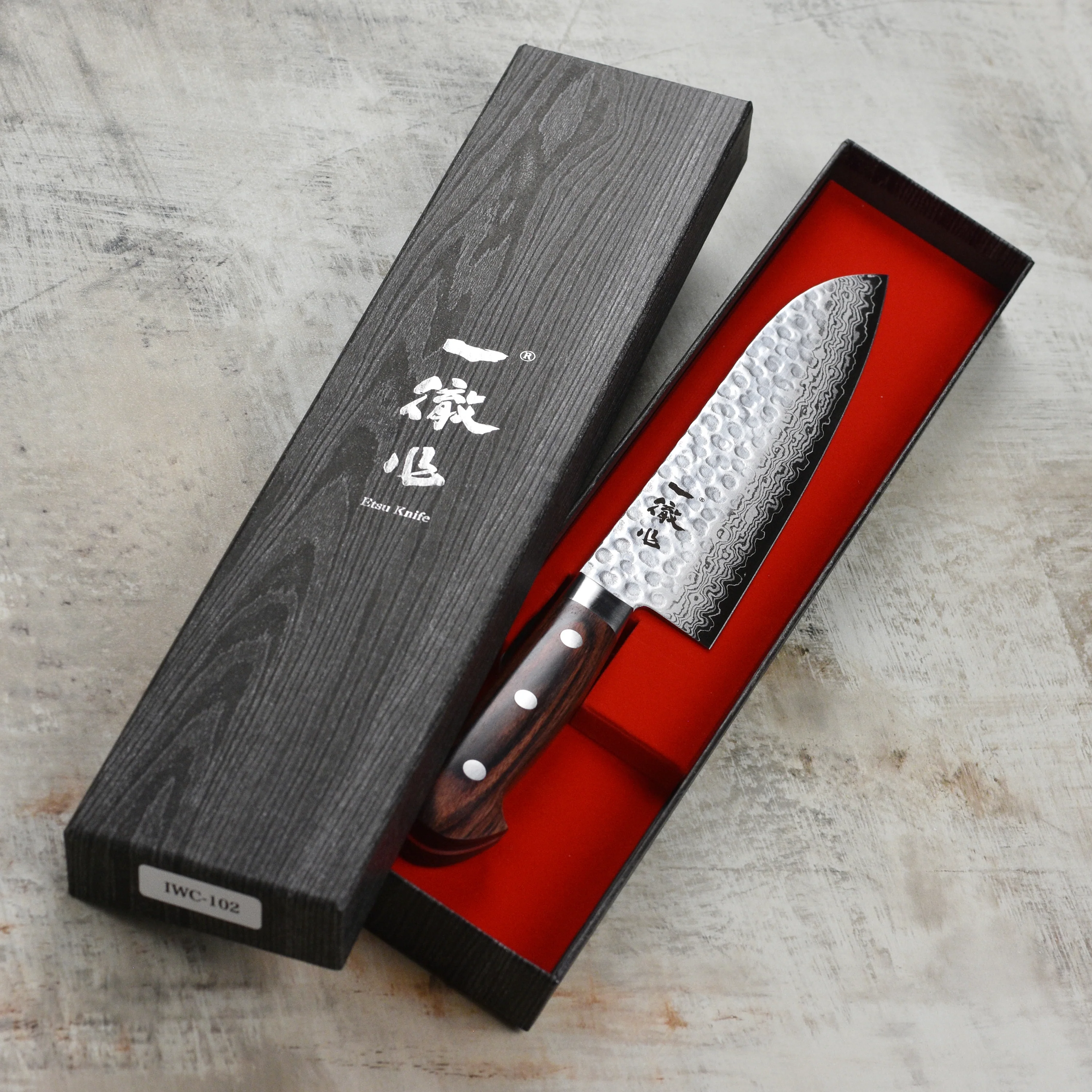 Ittetsu VG10 Hammered Damascus 7" Santoku - Image 4