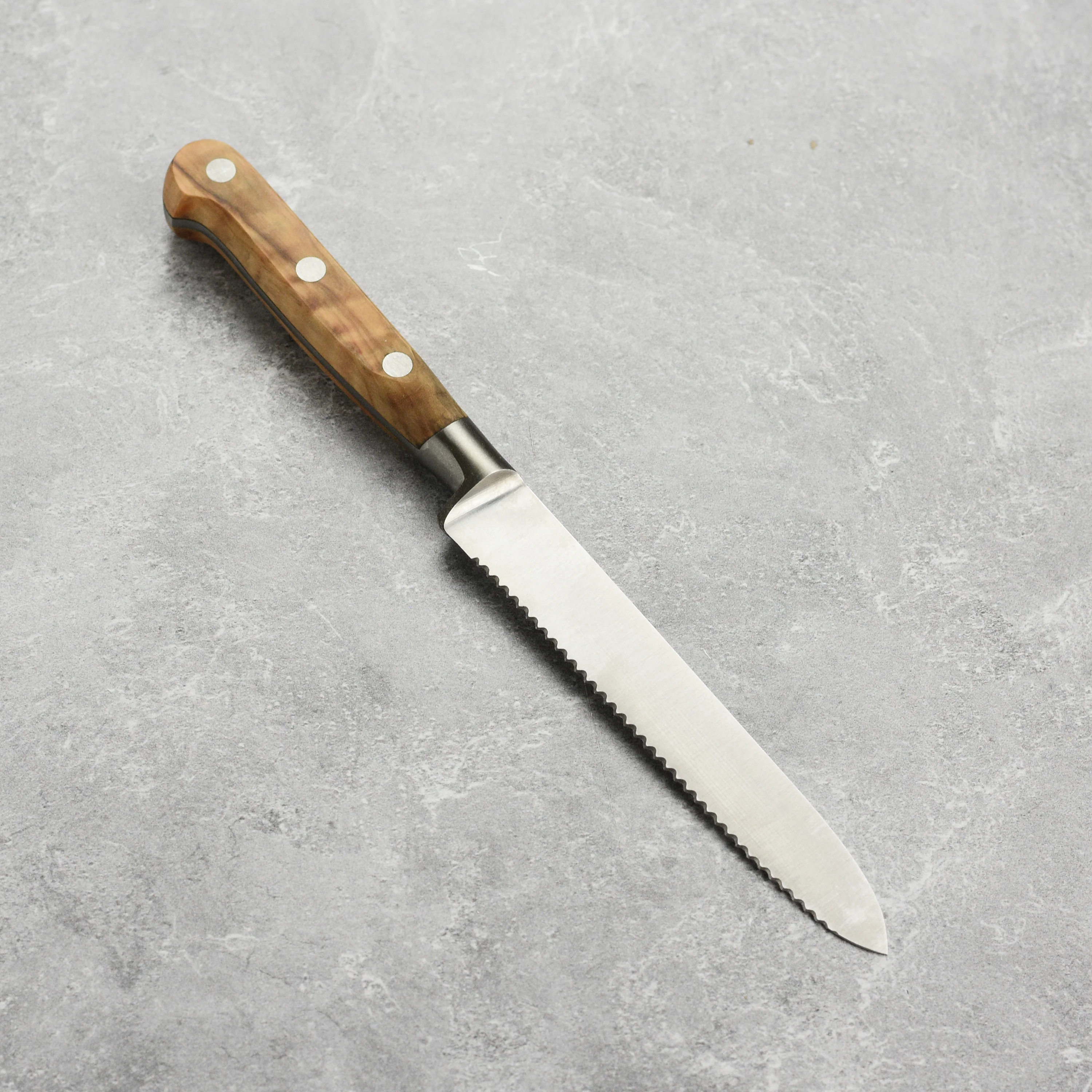 K Sabatier Olive Wood 5" Serrated Tomato Knife - Image 5