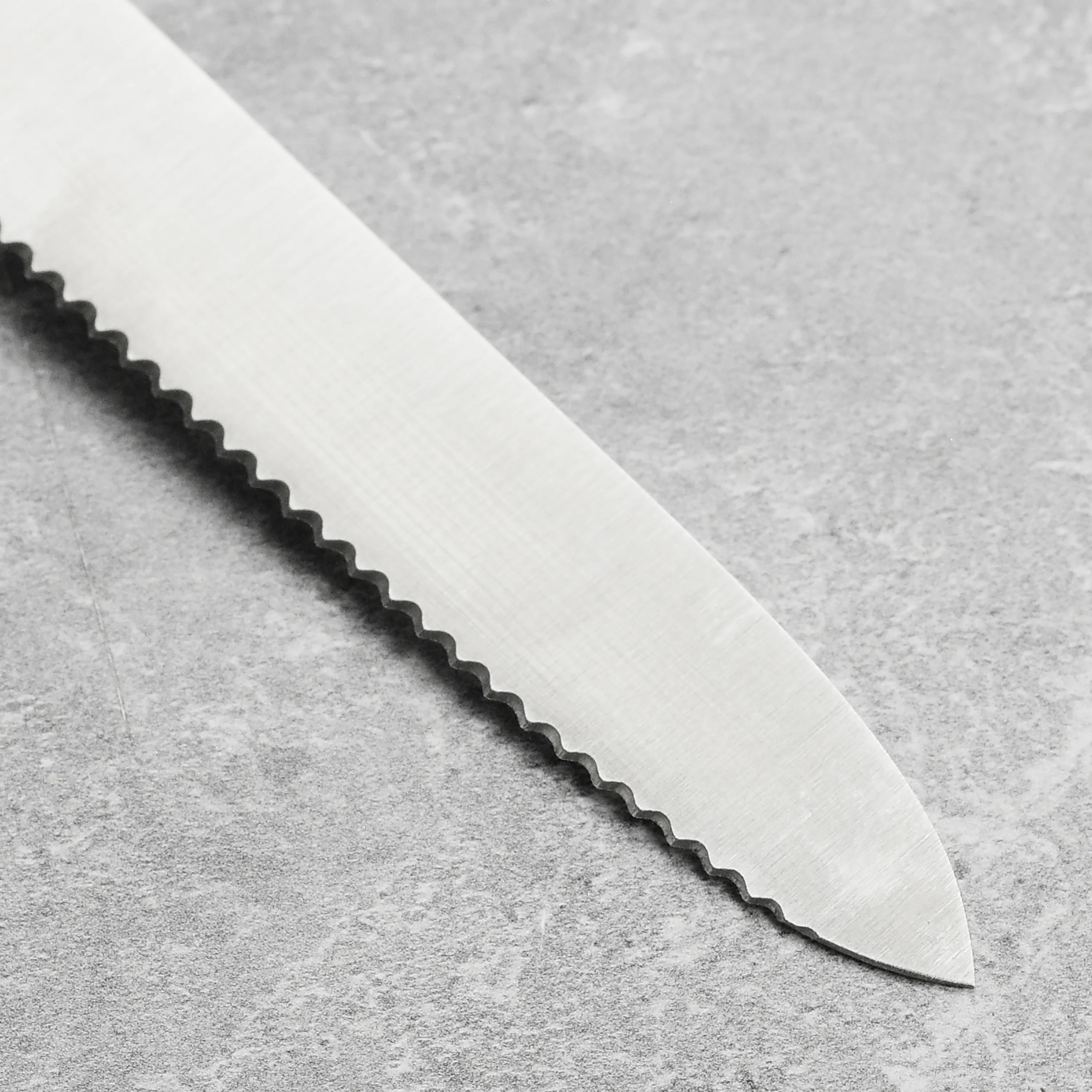 K Sabatier Olive Wood 5" Serrated Tomato Knife - Image 6