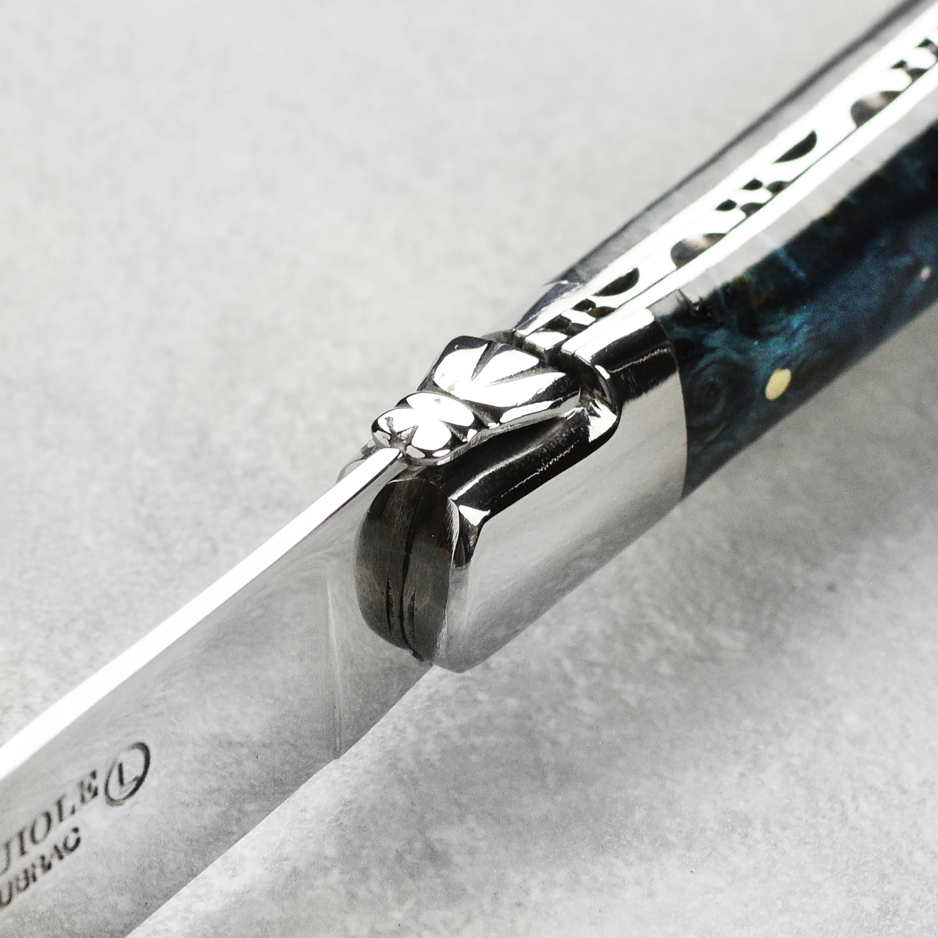 Laguiole en Aubrac 6 Piece Stainless Steel Steak Knife Set with Blue Poplar Burl Handles - Image 6