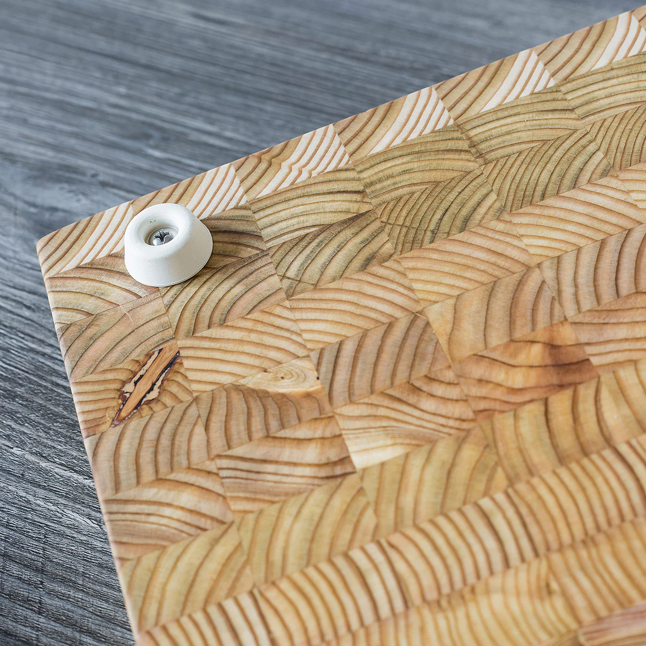 Larch Wood Large One Hander End Grain Cutting Board - Image 3