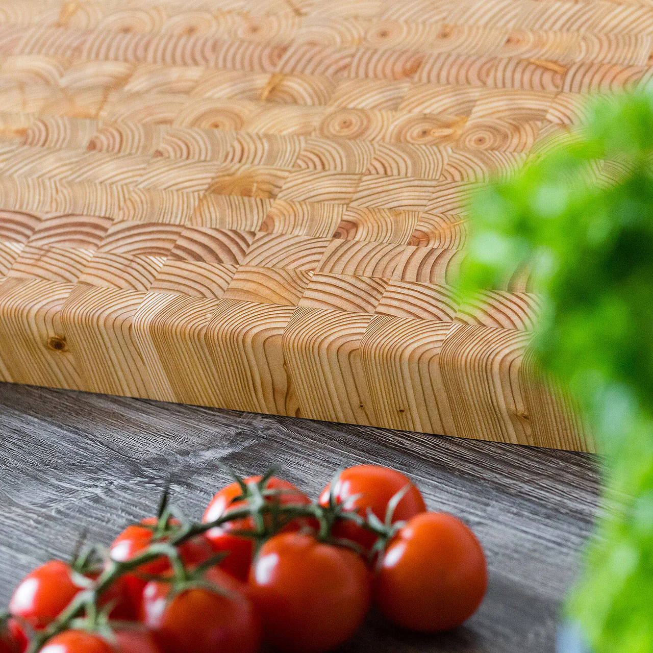 Larch Wood Large One Hander End Grain Cutting Board - Image 5