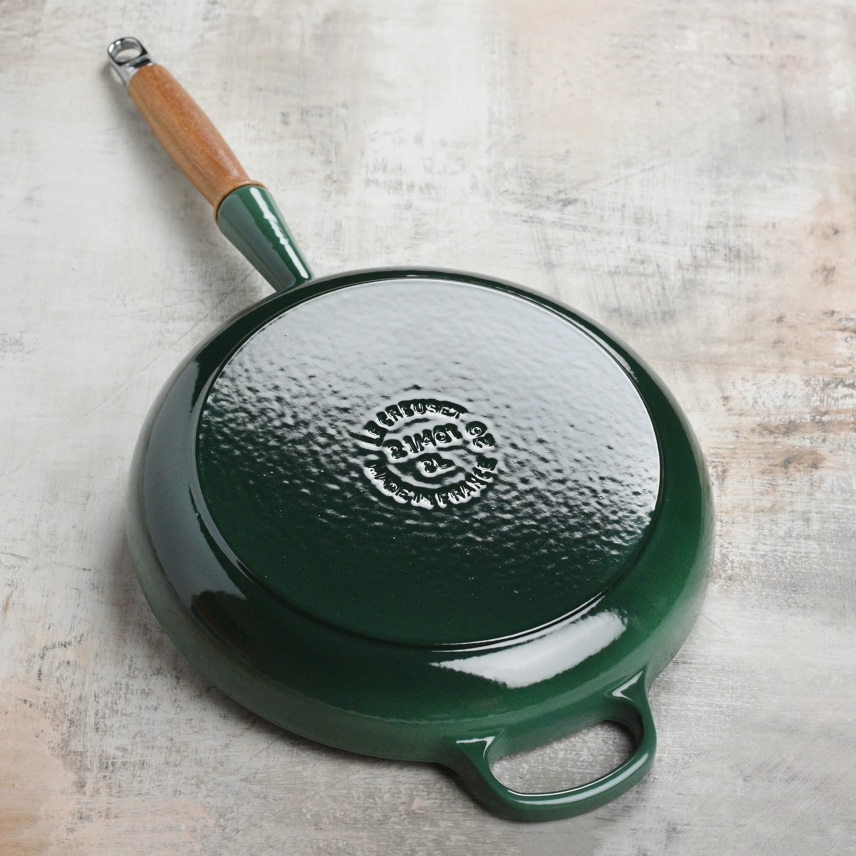 Le Creuset Cast Iron 10.25" Artichaut Fry Pan with Wood Handle - Image 3