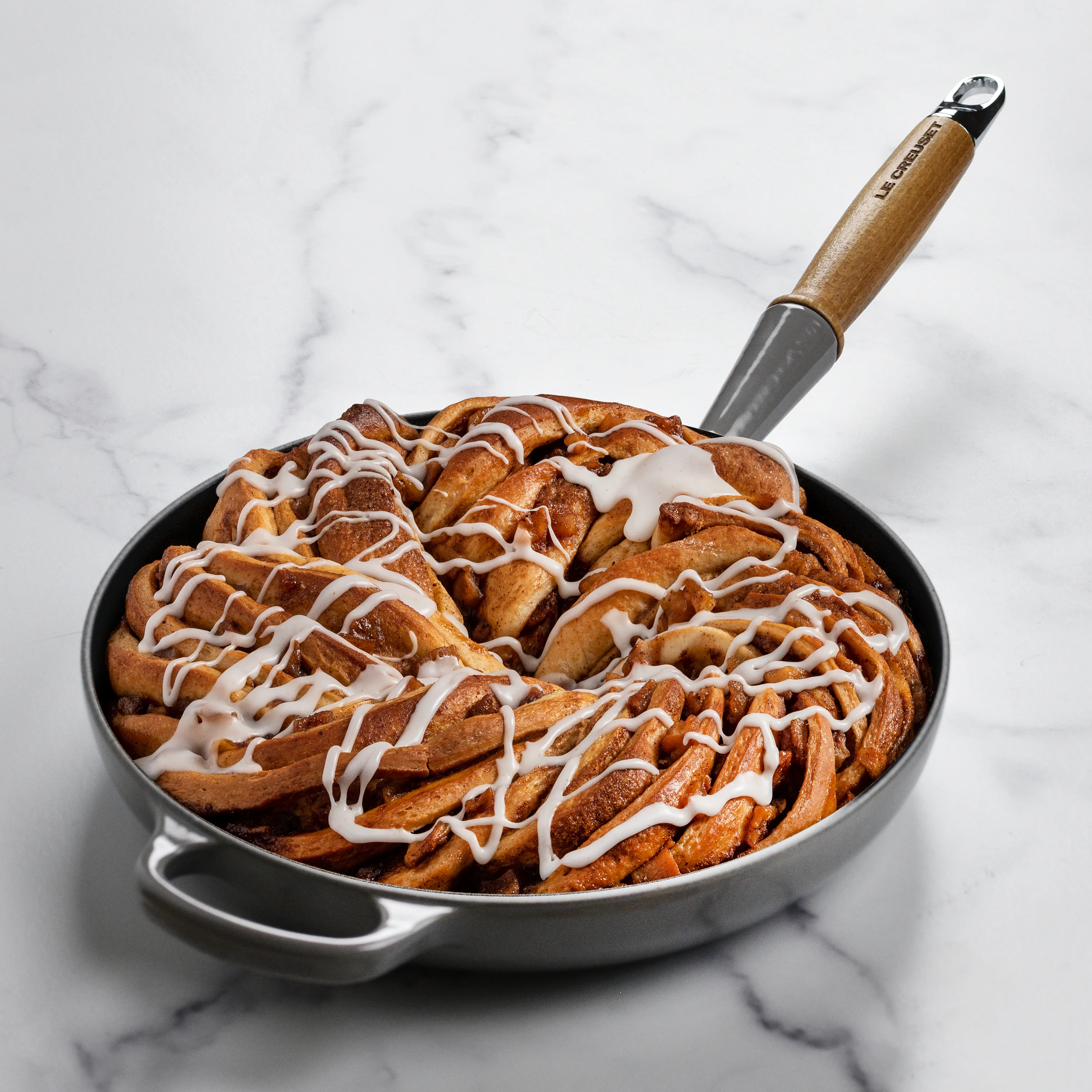 Le Creuset Cast Iron 10.25" Oyster Fry Pan with Wood Handle - Image 2