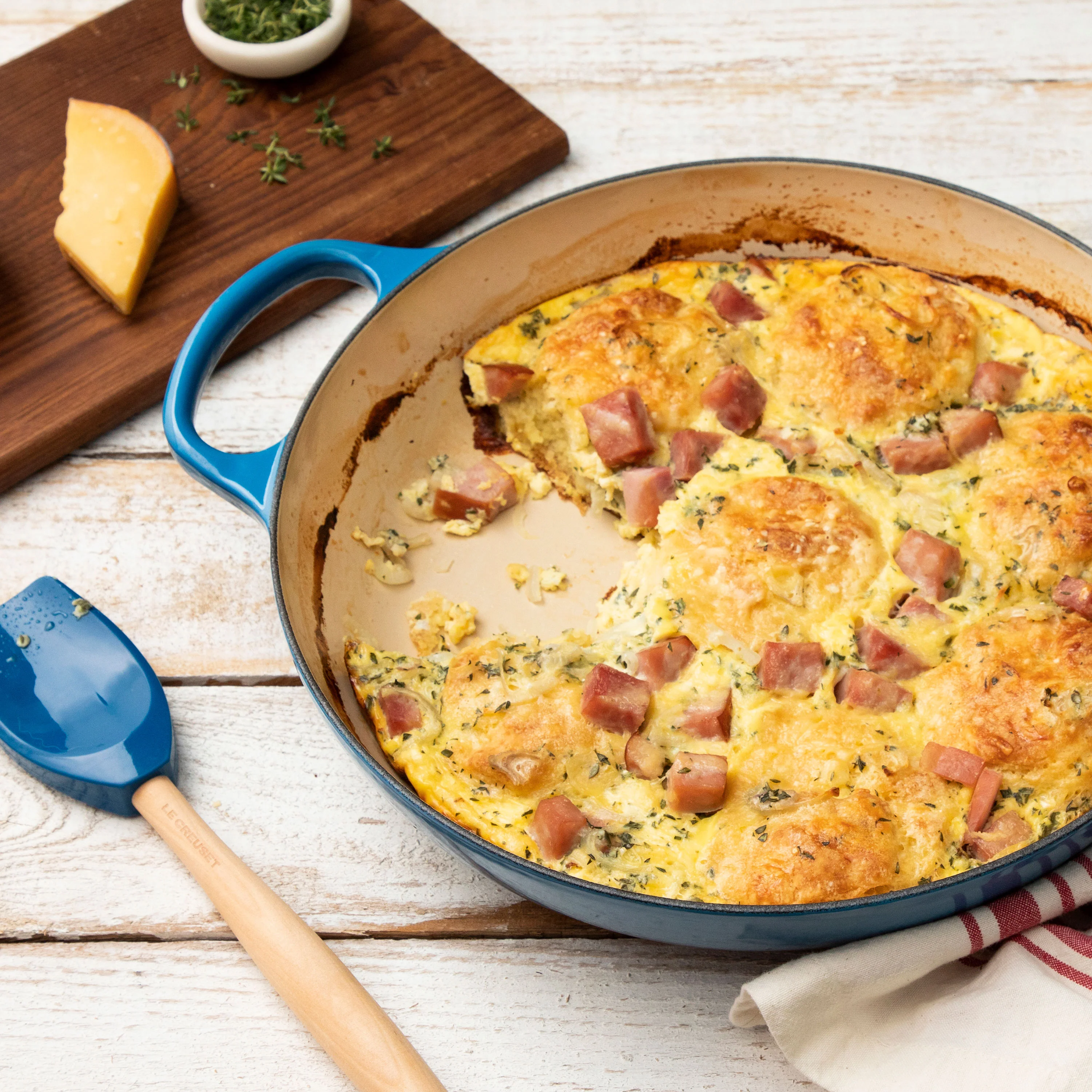 Le Creuset Signature Cast Iron 3.5-quart Marseille Braiser - Image 7