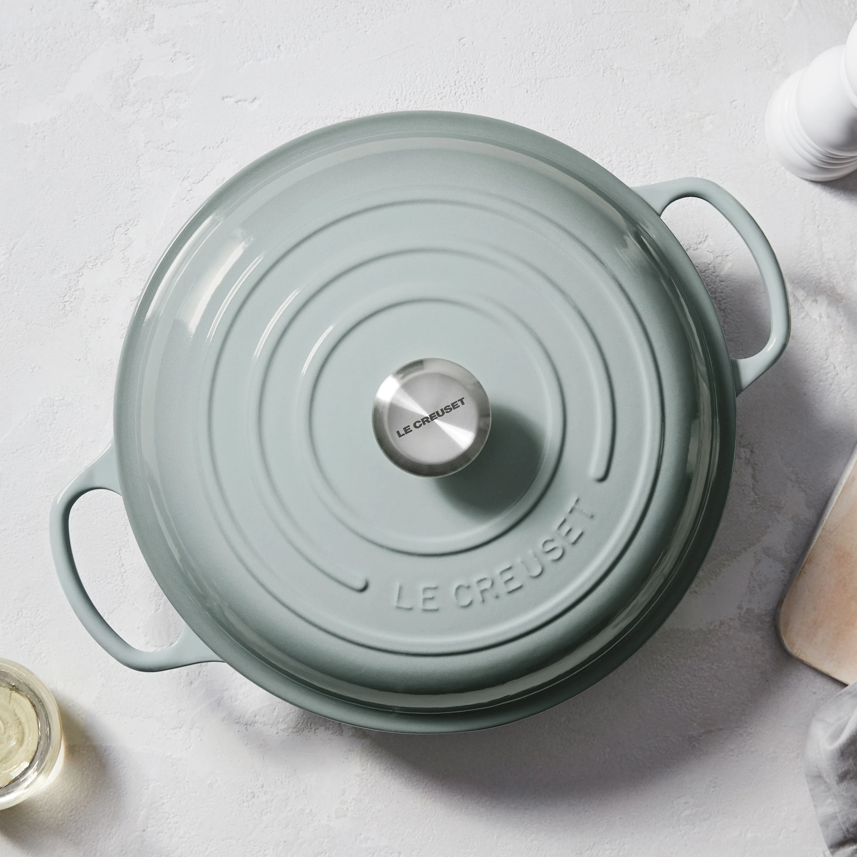 Le Creuset Signature Cast Iron 5-quart Sea Salt Braiser - Image 5