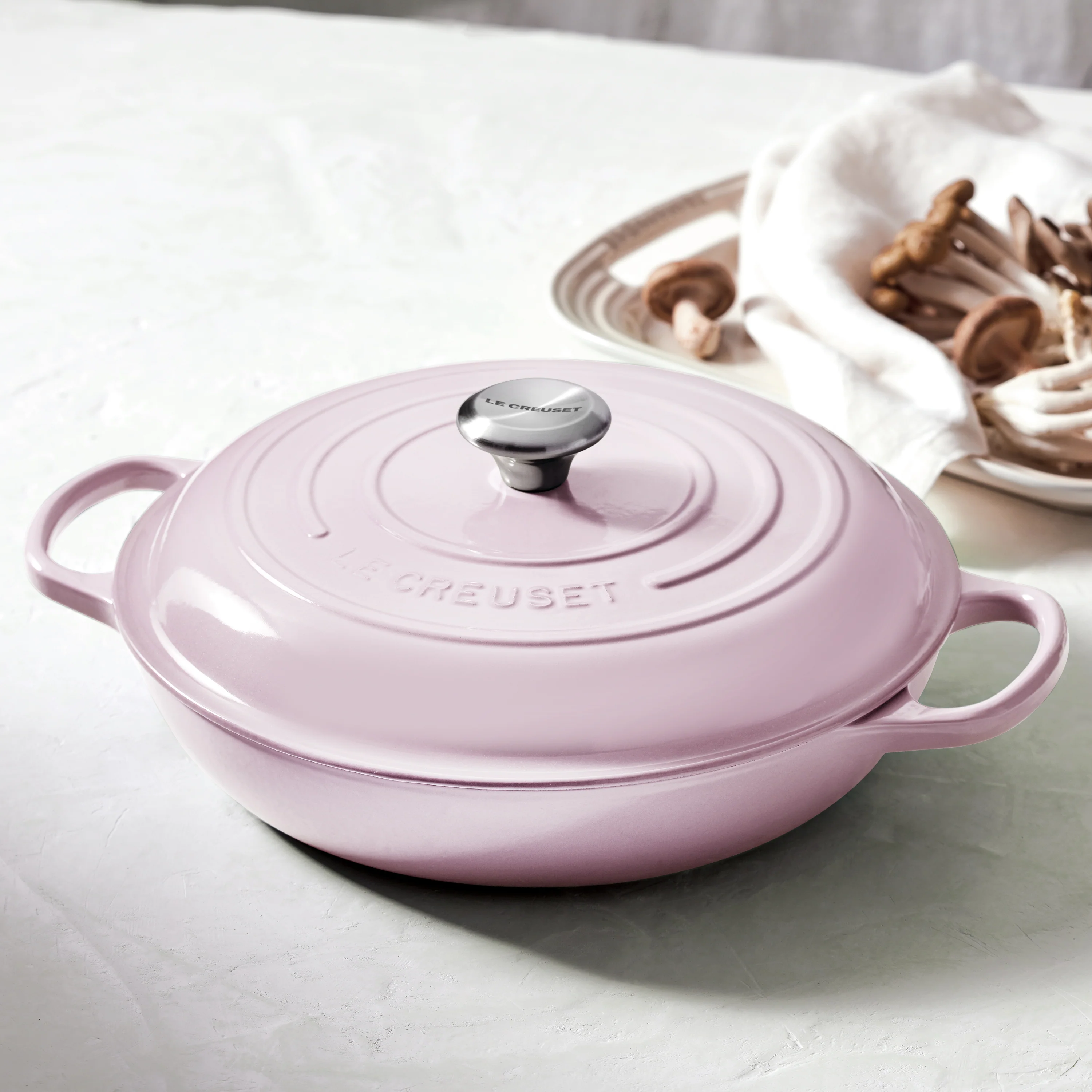 Le Creuset Signature Cast Iron 5-quart Shallot Braiser - Image 4