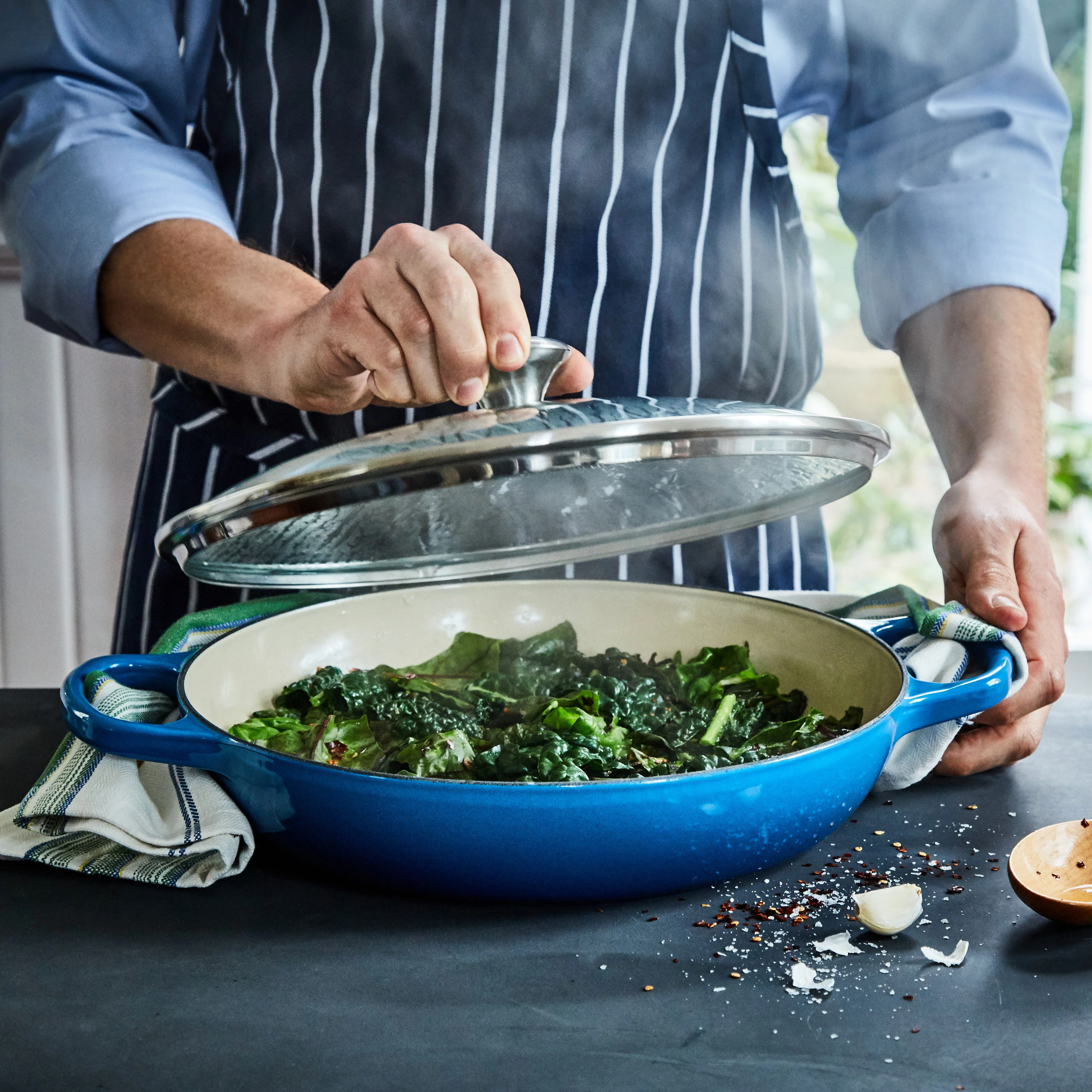 Le Creuset 10" Tempered Glass Lid with Stainless Steel Knob - Image 5