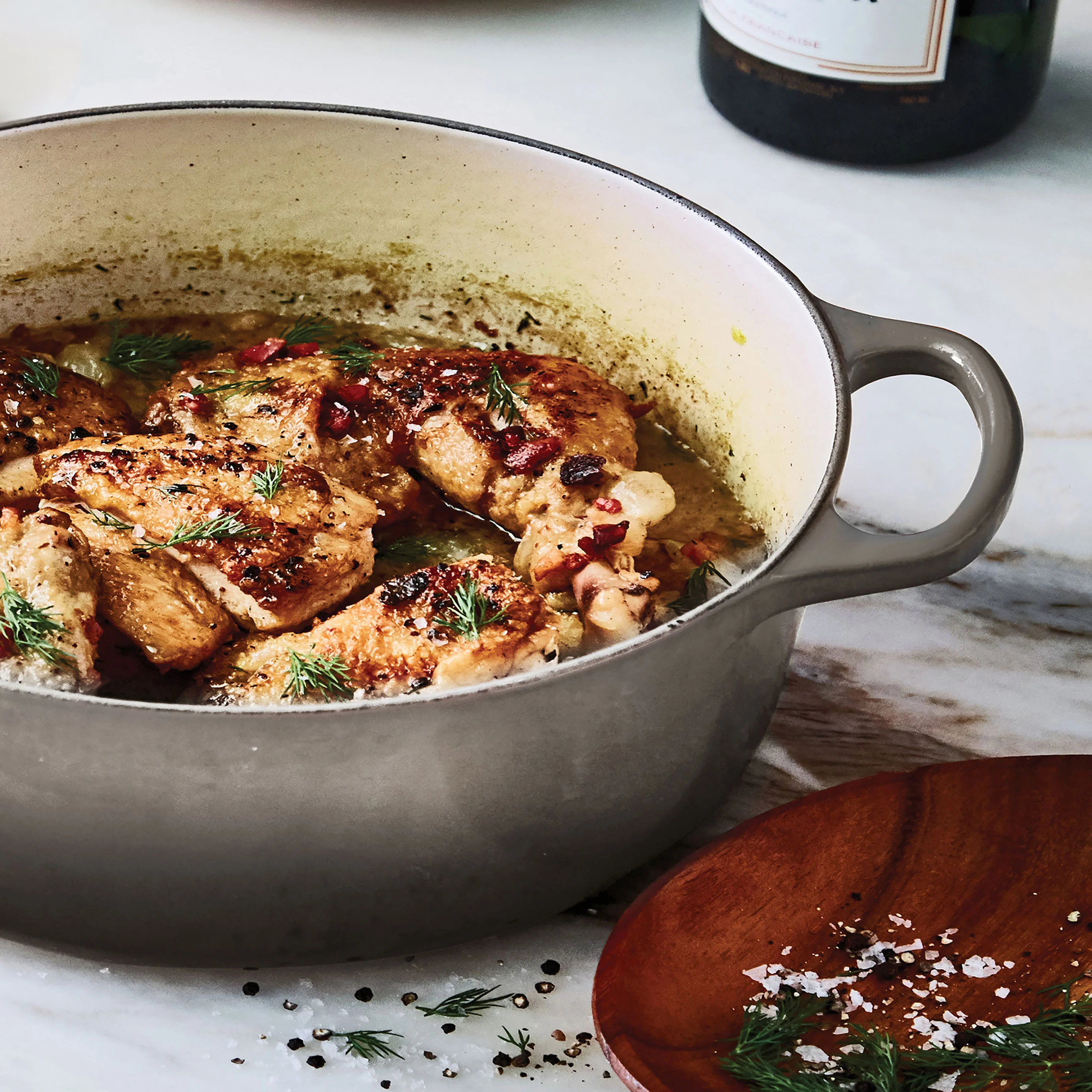 Le Creuset Signature Cast Iron 6.75-quart Oyster Oval Dutch Oven - Image 5