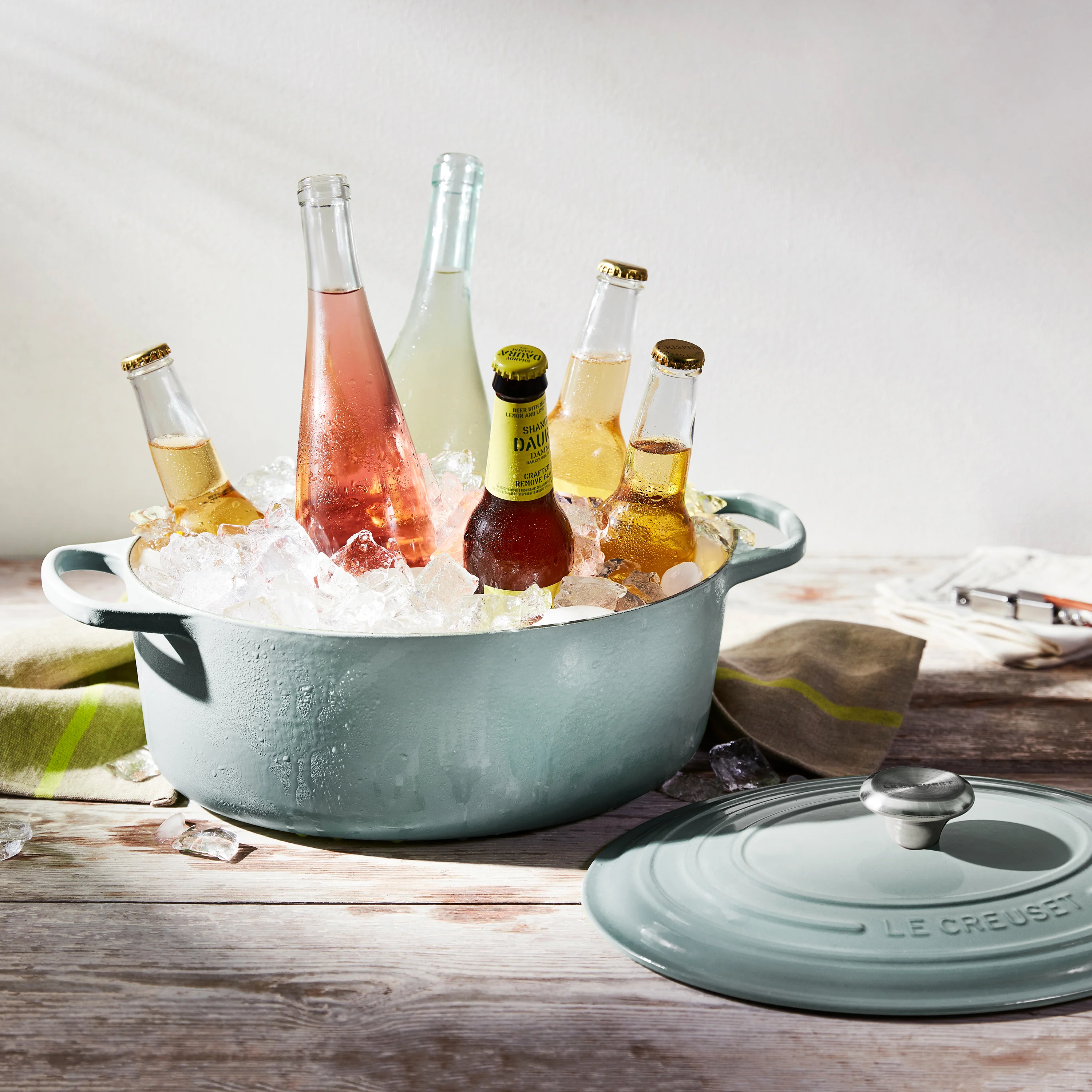 Le Creuset Signature Cast Iron 6.75-quart Sea Salt Oval Dutch Oven - Image 4