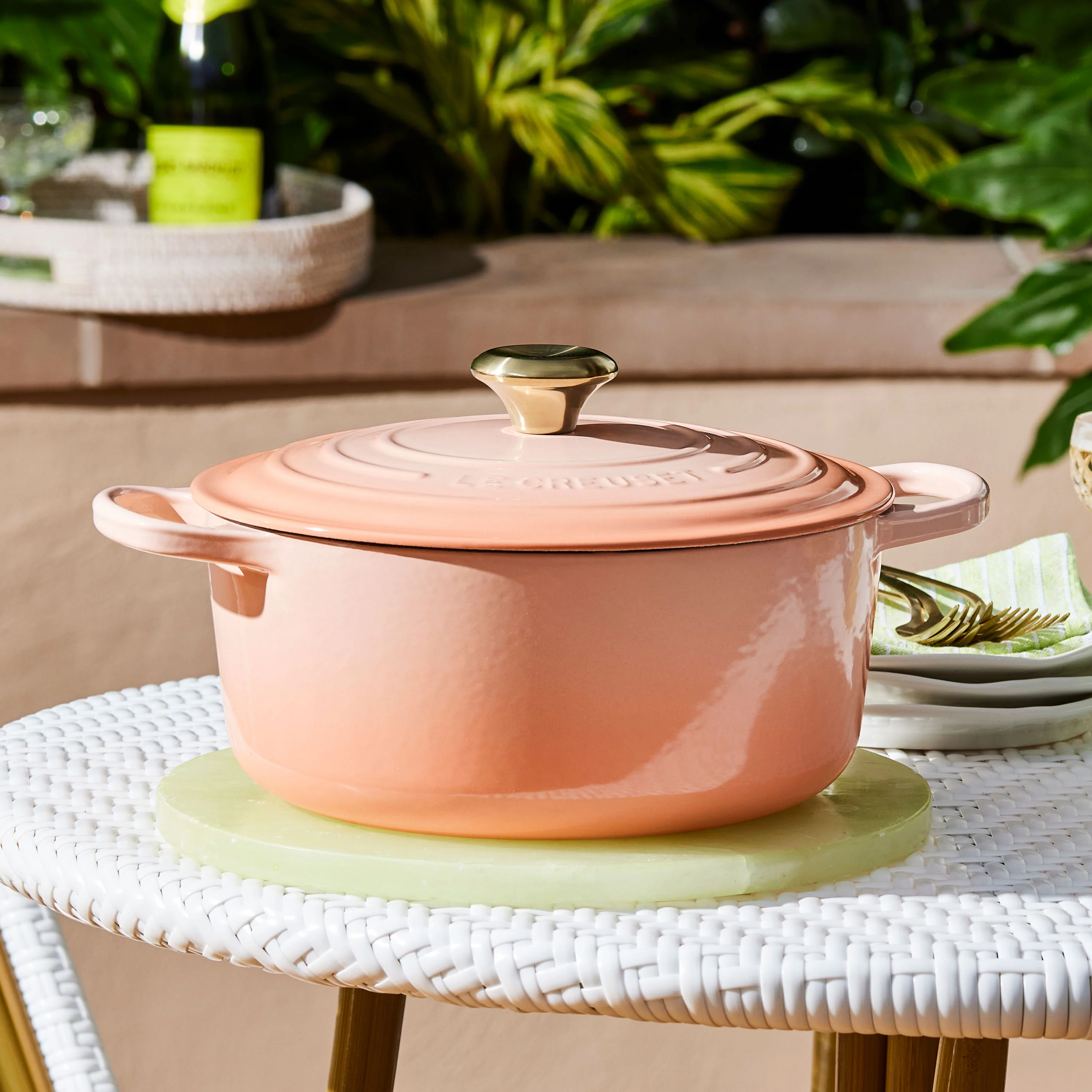 Le Creuset Signature Cast Iron 7.25-quart Peche Round Dutch Oven - Image 7