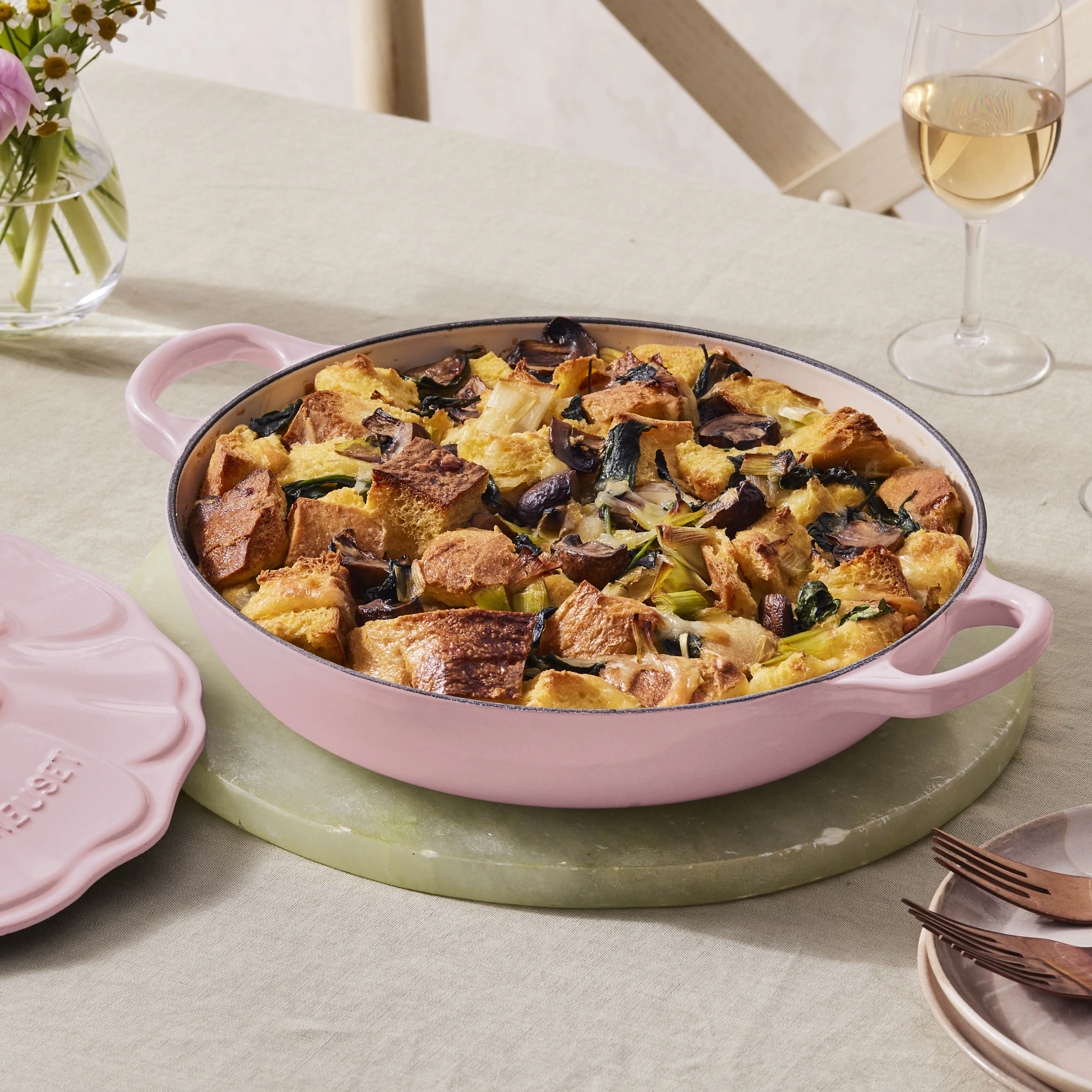 Le Creuset Signature Cast Iron 2.25-quart Chiffon Pink Petal Braiser - Image 3