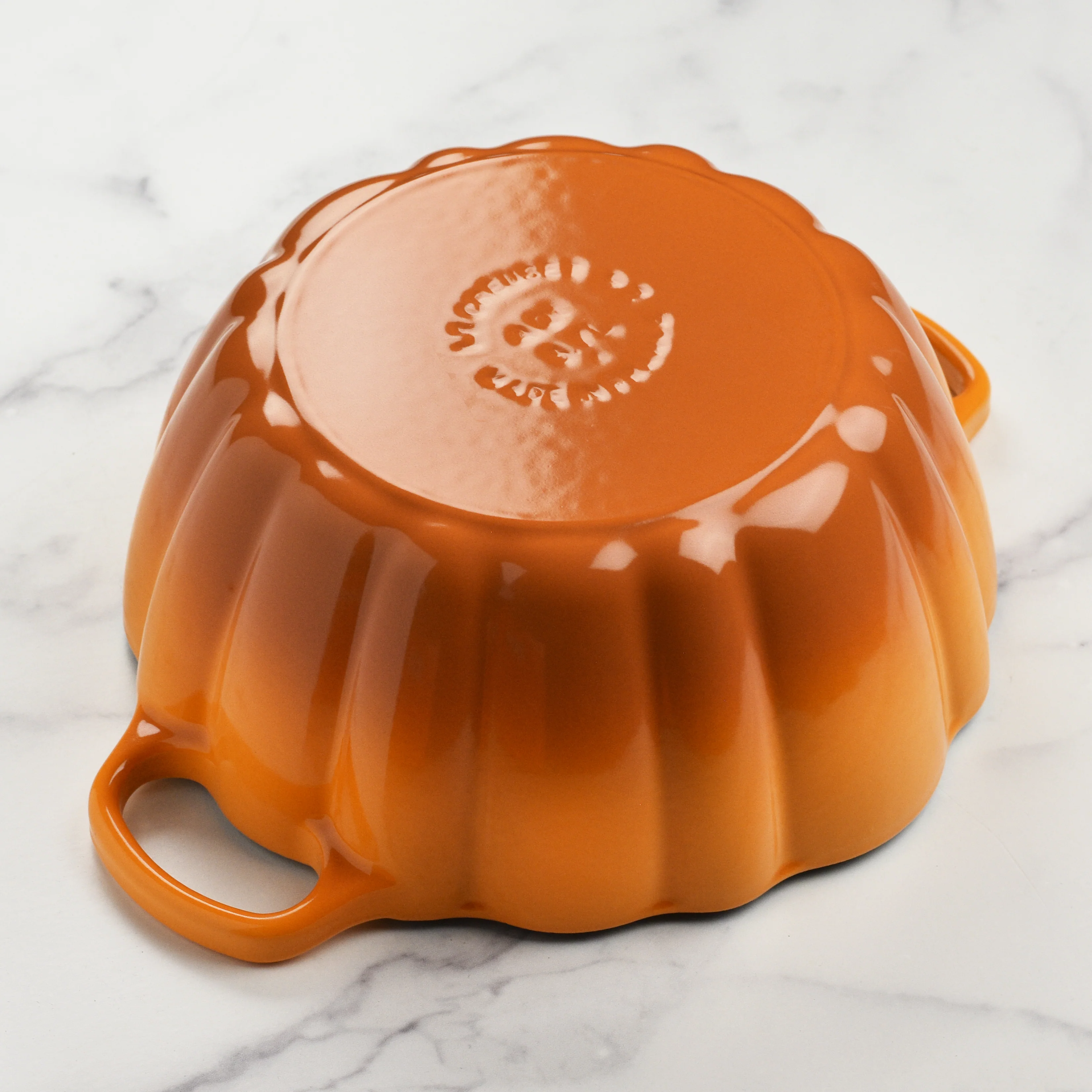 Le Creuset Signature Cast Iron 4-quart Persimmon Pumpkin Cocotte - Image 3