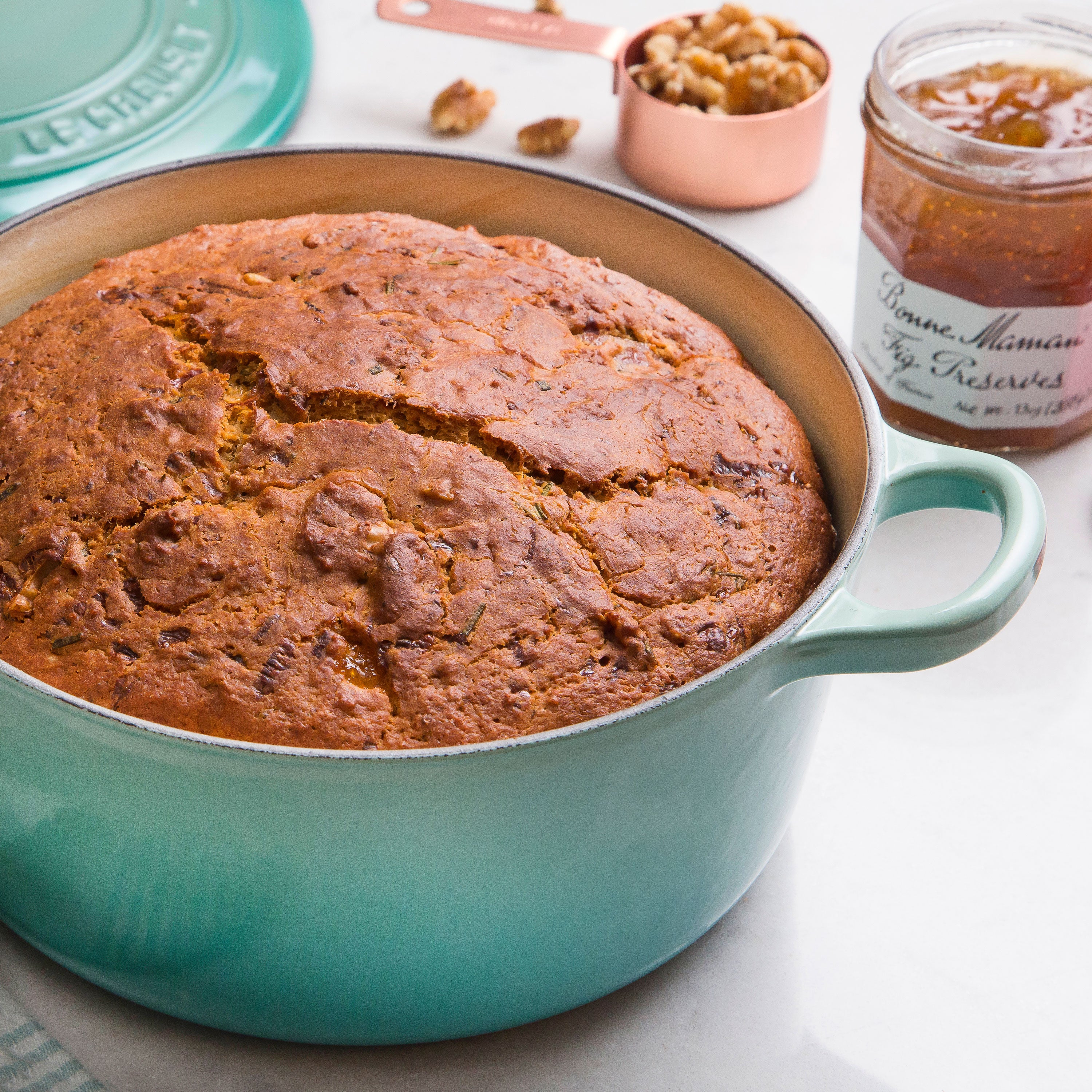 Le Creuset Signature Cast Iron 5.5-quart Caribbean Round Dutch Oven - Image 3