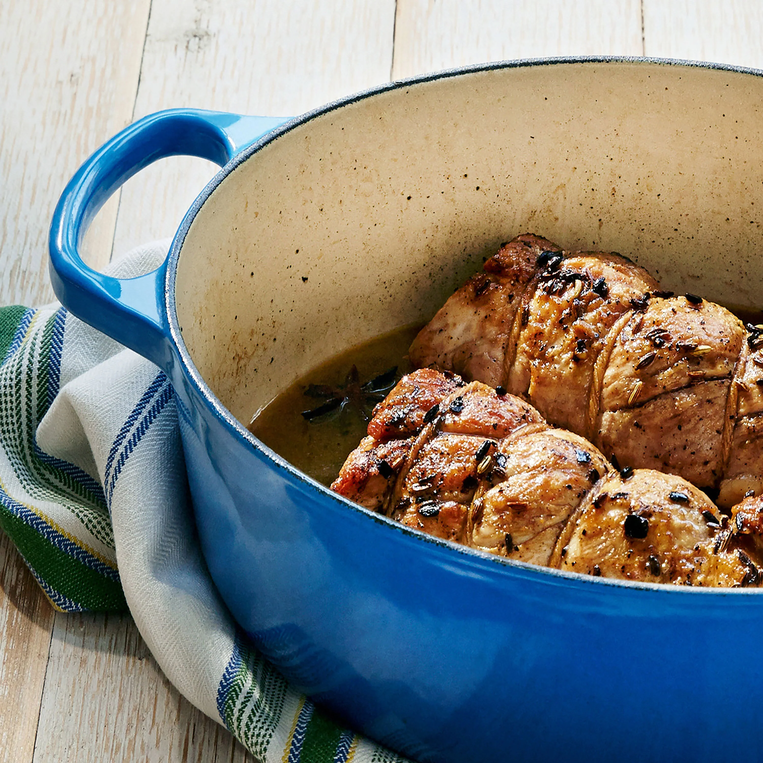 Le Creuset Signature Cast Iron 9-quart Marseille Round Dutch Oven - Image 4