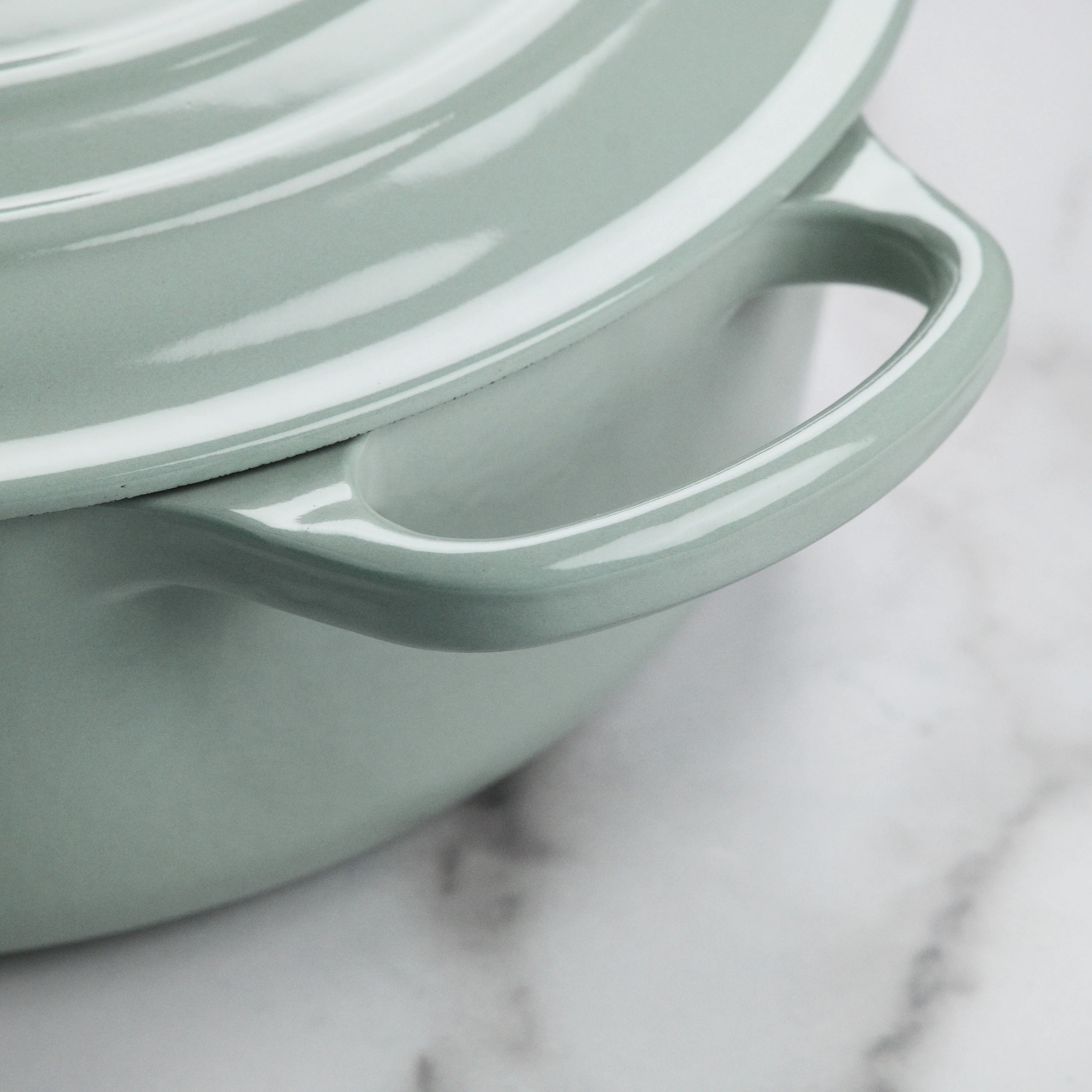 Le Creuset Signature Cast Iron 6.75-quart Sea Salt Round Wide Dutch Oven with Copper Knob - Image 5