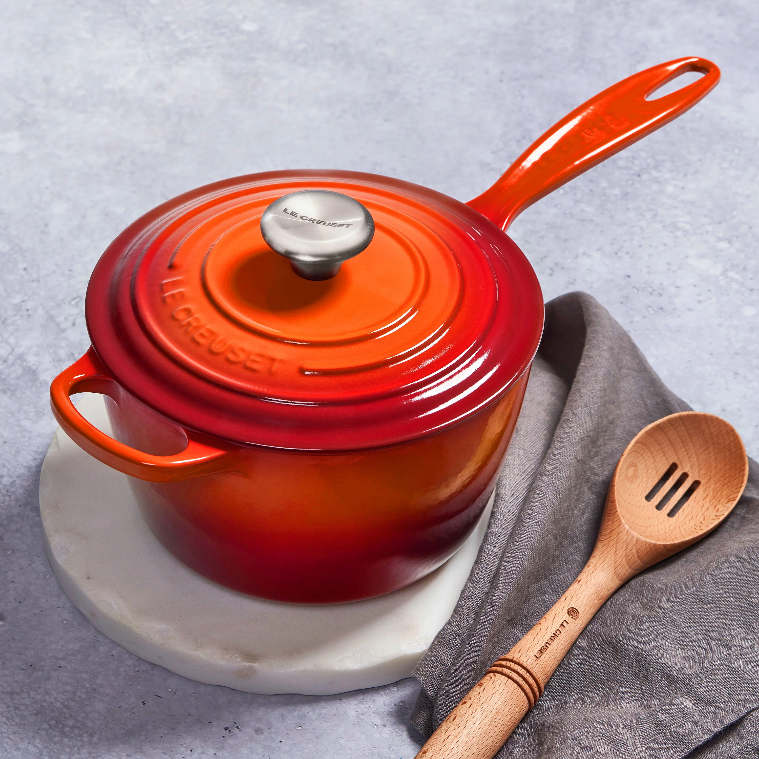 Le Creuset Signature Cast Iron 2.25-quart Flame Saucepan - Image 7