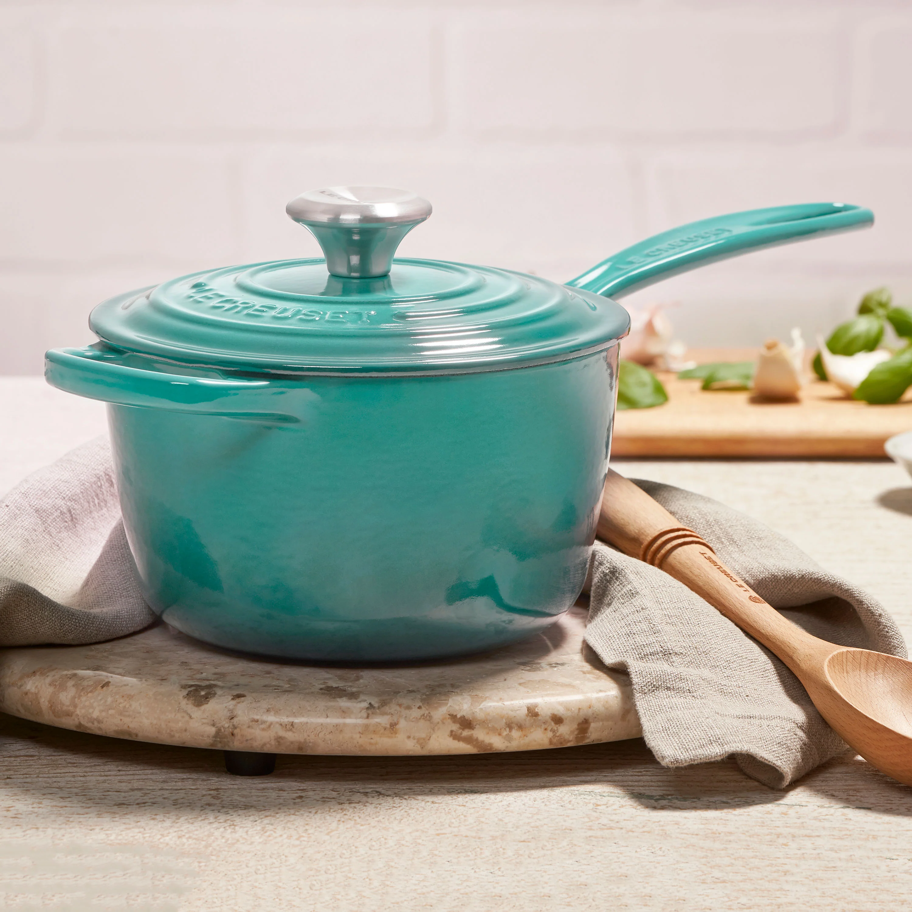 Le Creuset Signature Cast Iron 2.25-quart Caribbean Saucepan - Image 2