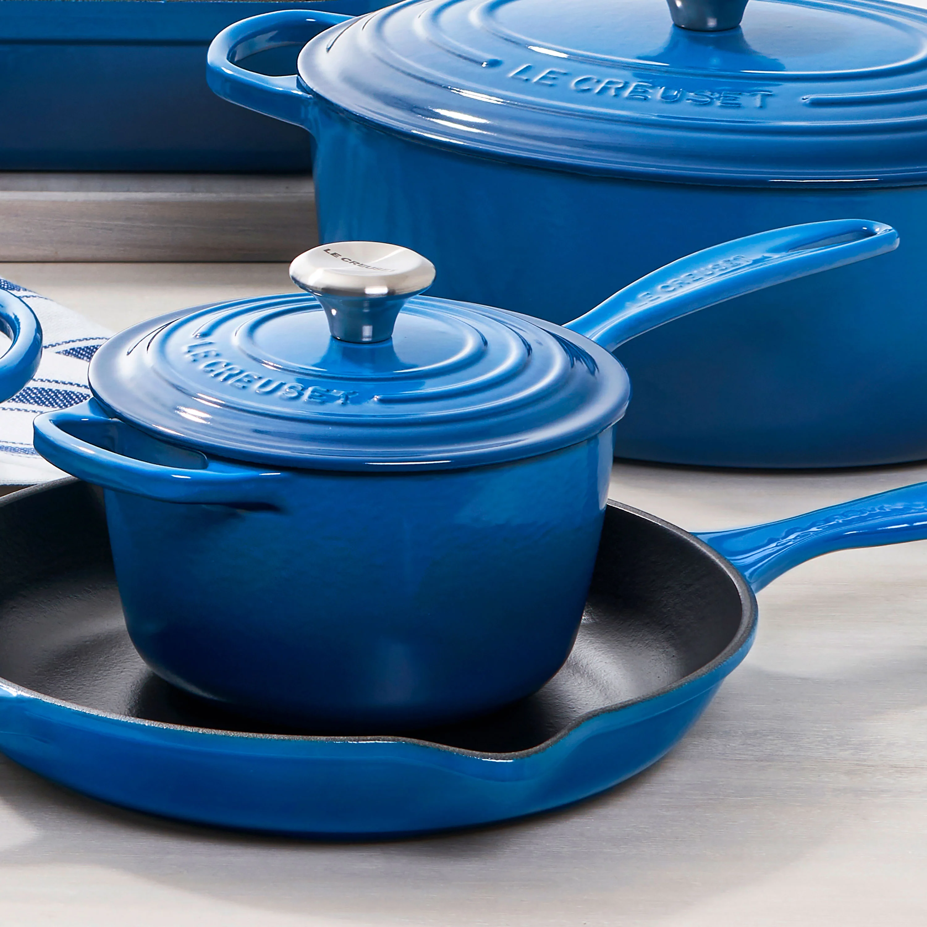 Le Creuset Signature Cast Iron 2.25-quart Marseille Saucepan - Image 7