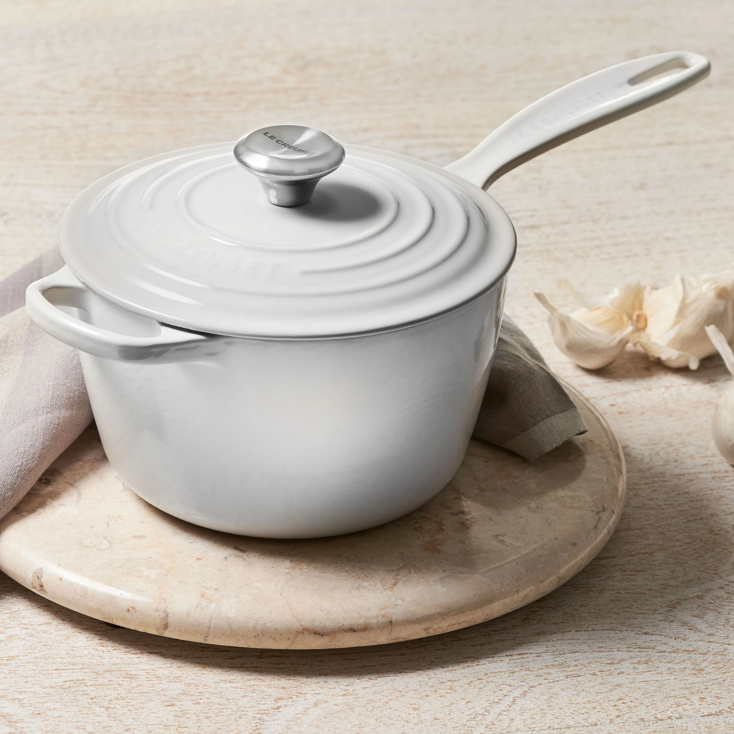 Le Creuset Signature Cast Iron 1.75-quart White Saucepan - Image 3