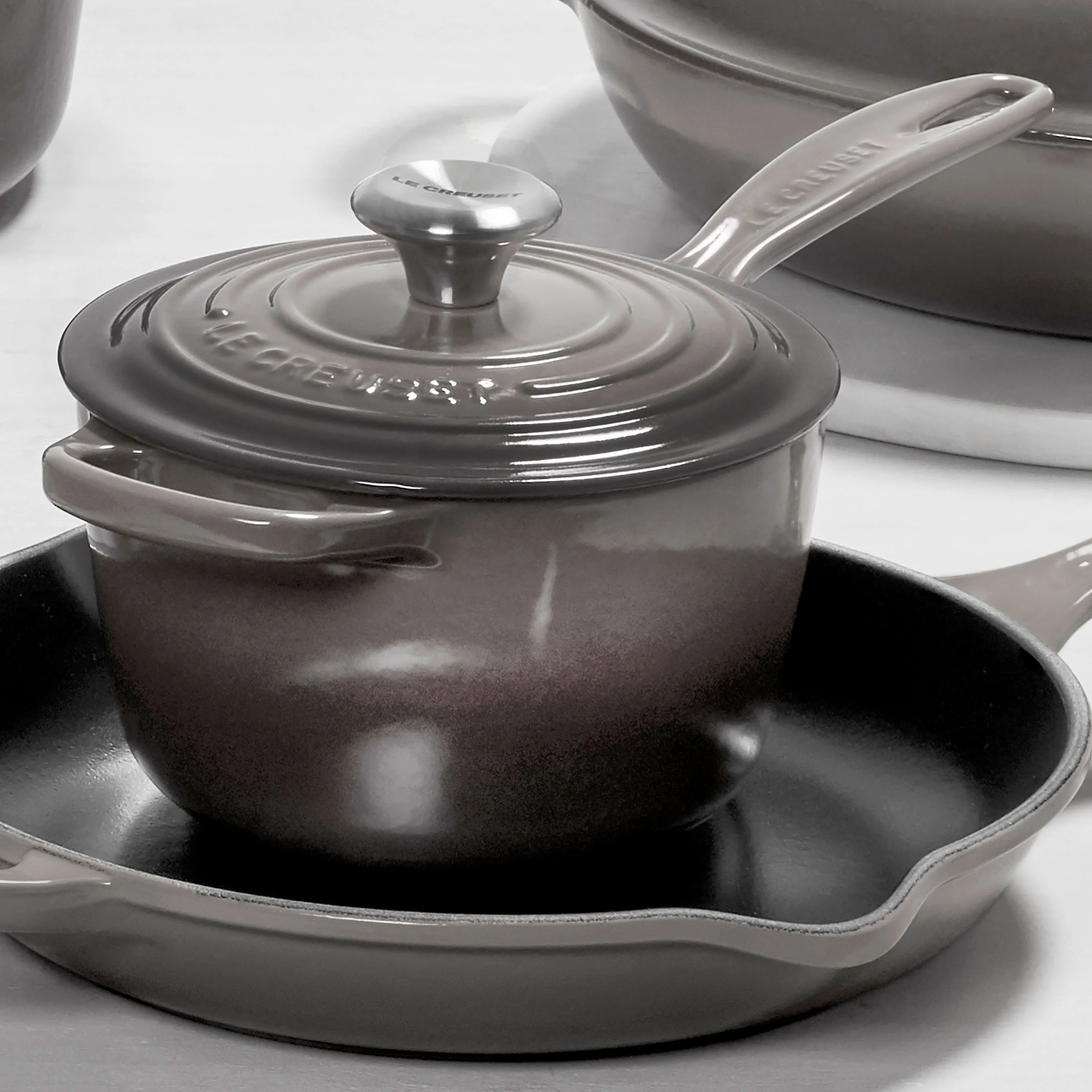 Le Creuset Signature Cast Iron 1.75-quart Oyster Saucepan - Image 5