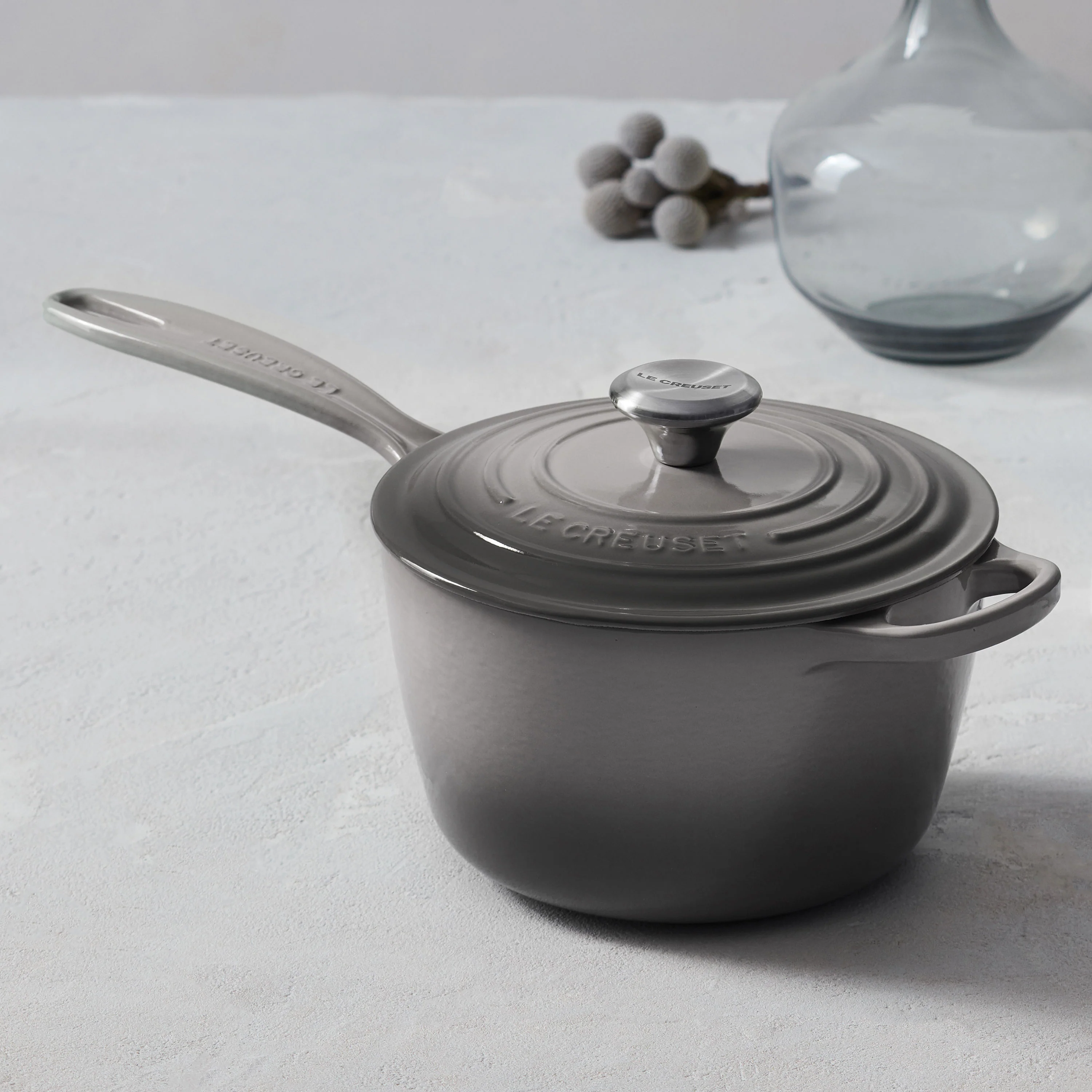 Le Creuset Signature Cast Iron 1.75-quart Oyster Saucepan - Image 6