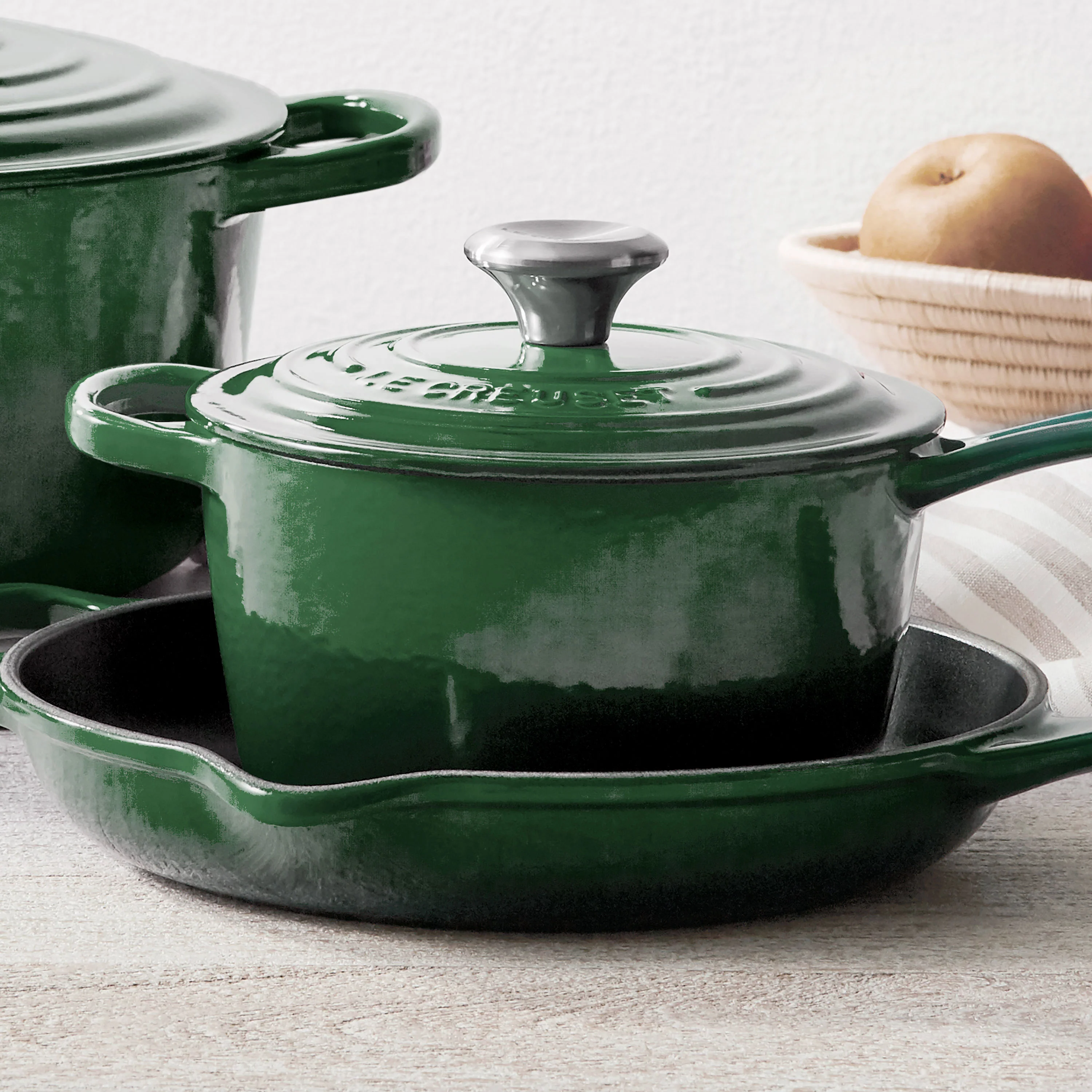 Le Creuset Signature Cast Iron 1.75-quart Artichaut Saucepan - Image 5