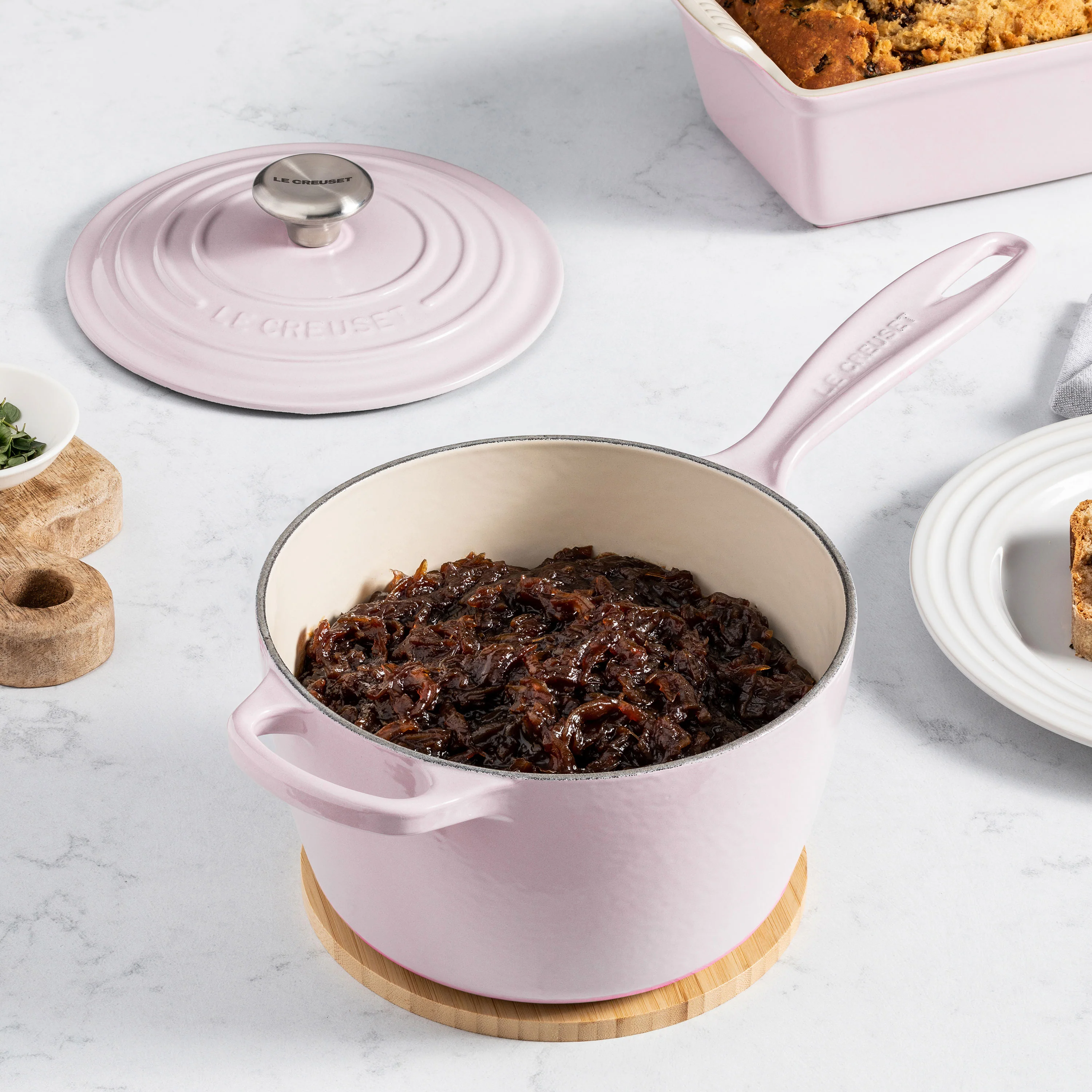 Le Creuset Signature Cast Iron 2.25-quart Shallot Saucepan - Image 5
