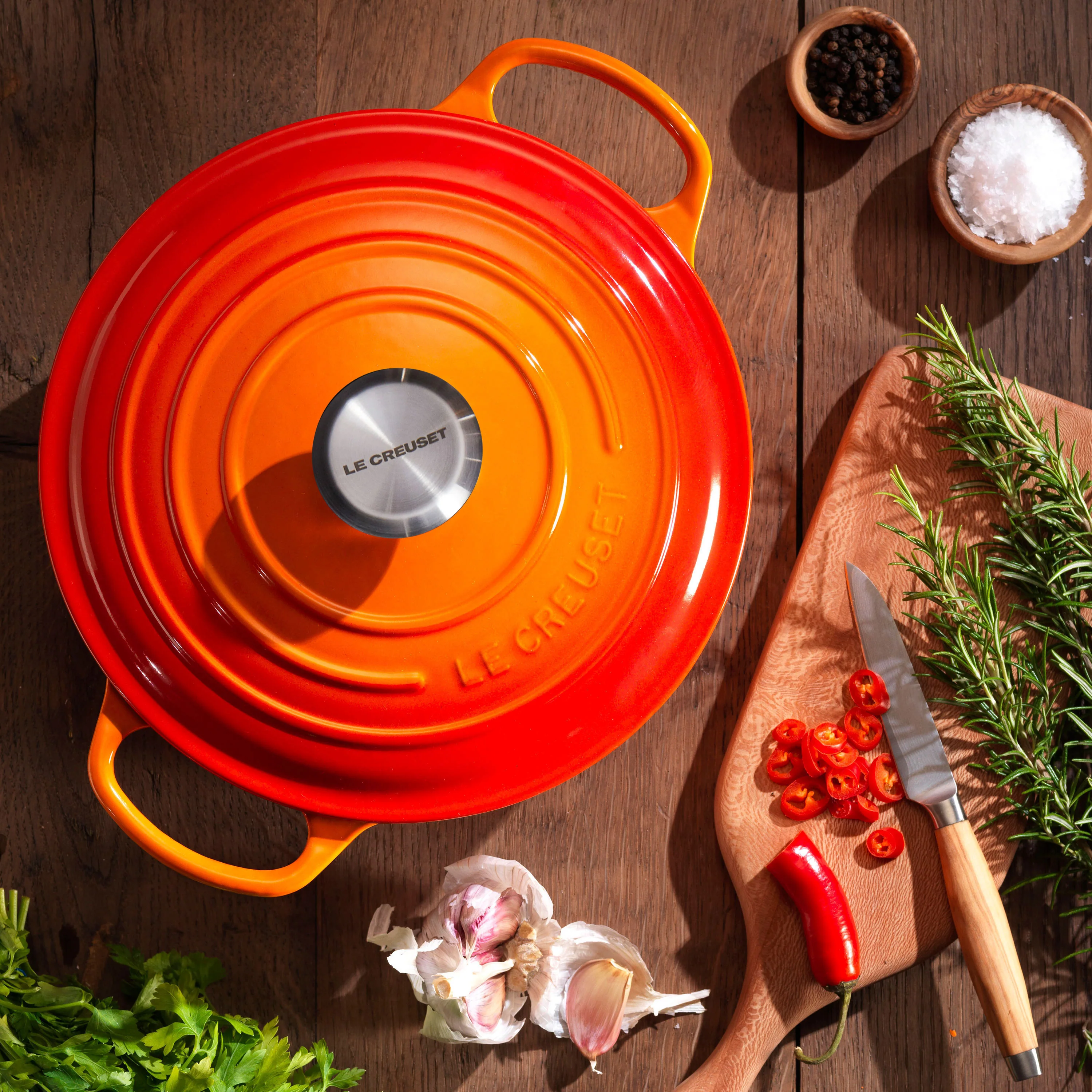 Le Creuset Signature Cast Iron 3.5-quart Flame Sauteuse Dutch Oven - Image 4