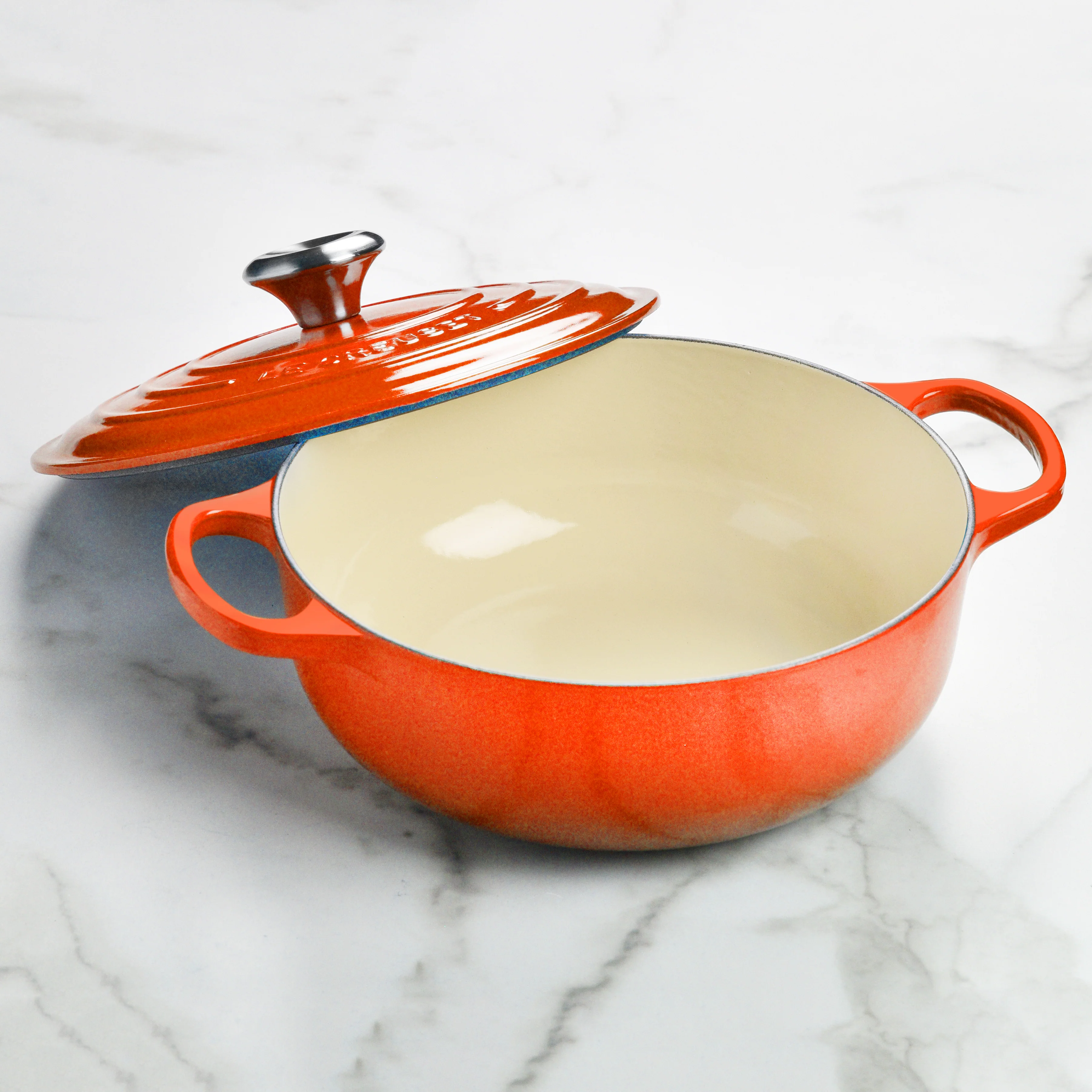 Le Creuset Signature Cast Iron 3.5-quart Flame Sauteuse Dutch Oven - Image 5