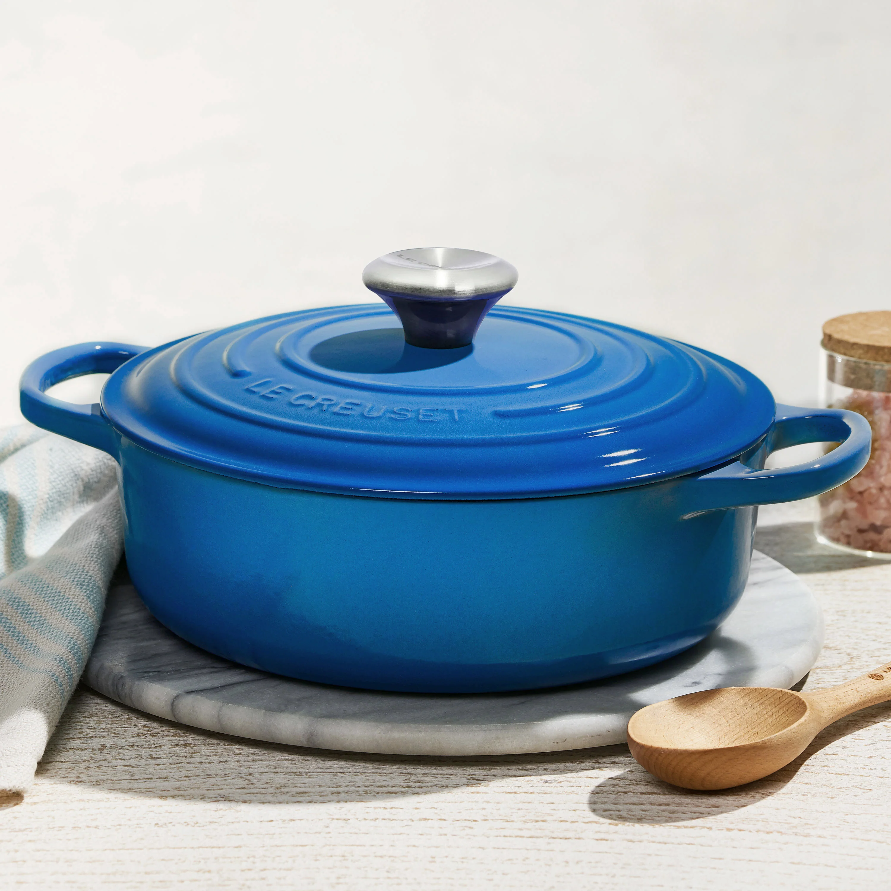 Le Creuset Signature Cast Iron 3.5-quart Marseille Sauteuse Dutch Oven - Image 2