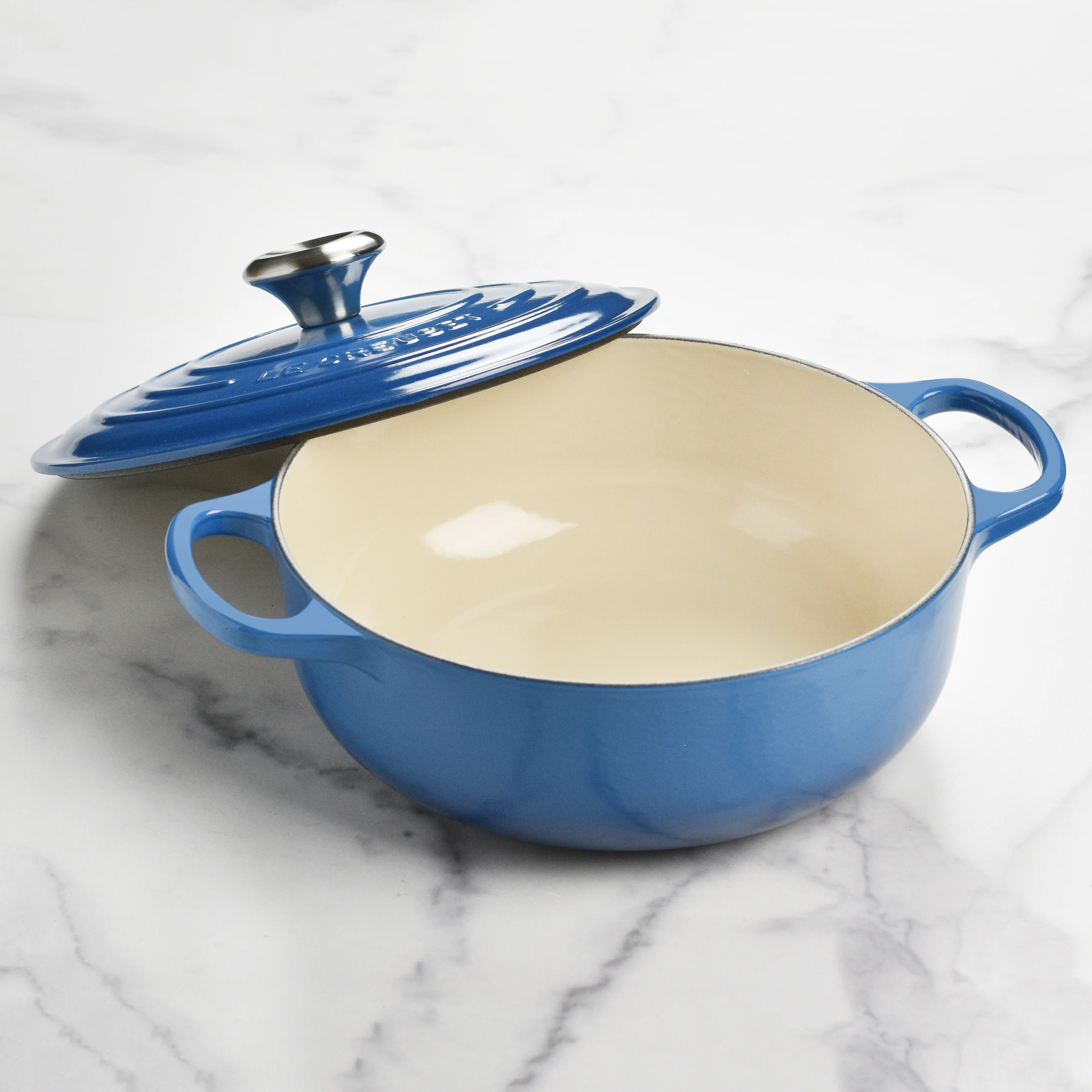 Le Creuset Signature Cast Iron 3.5-quart Marseille Sauteuse Dutch Oven - Image 6