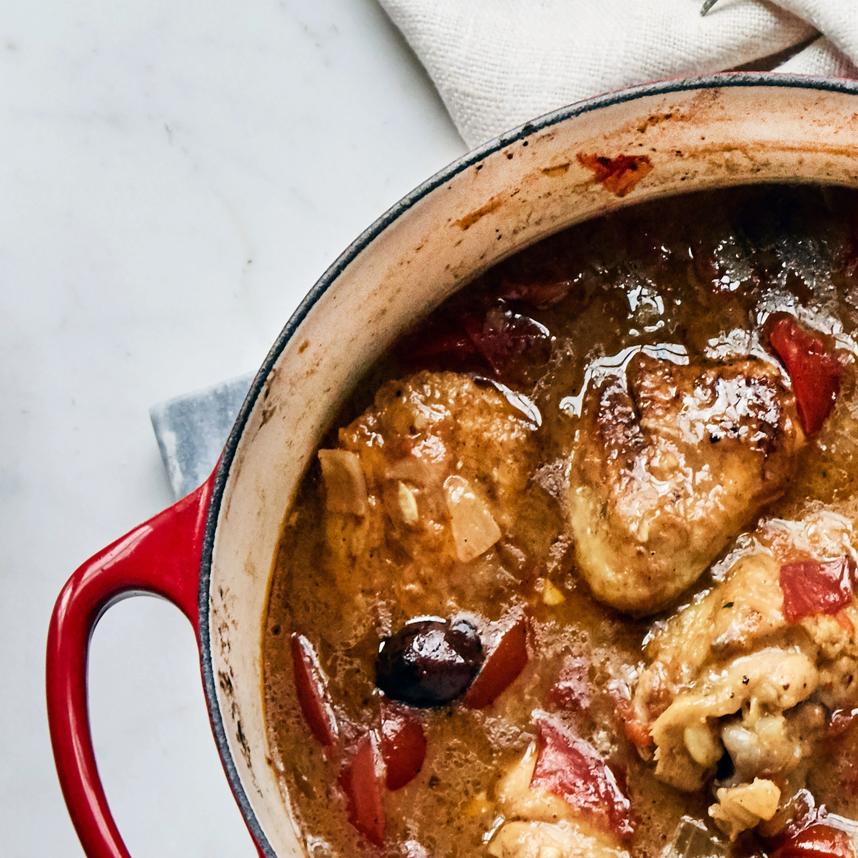 Le Creuset Signature Cast Iron 3.5-quart Cerise Sauteuse Dutch Oven - Image 3