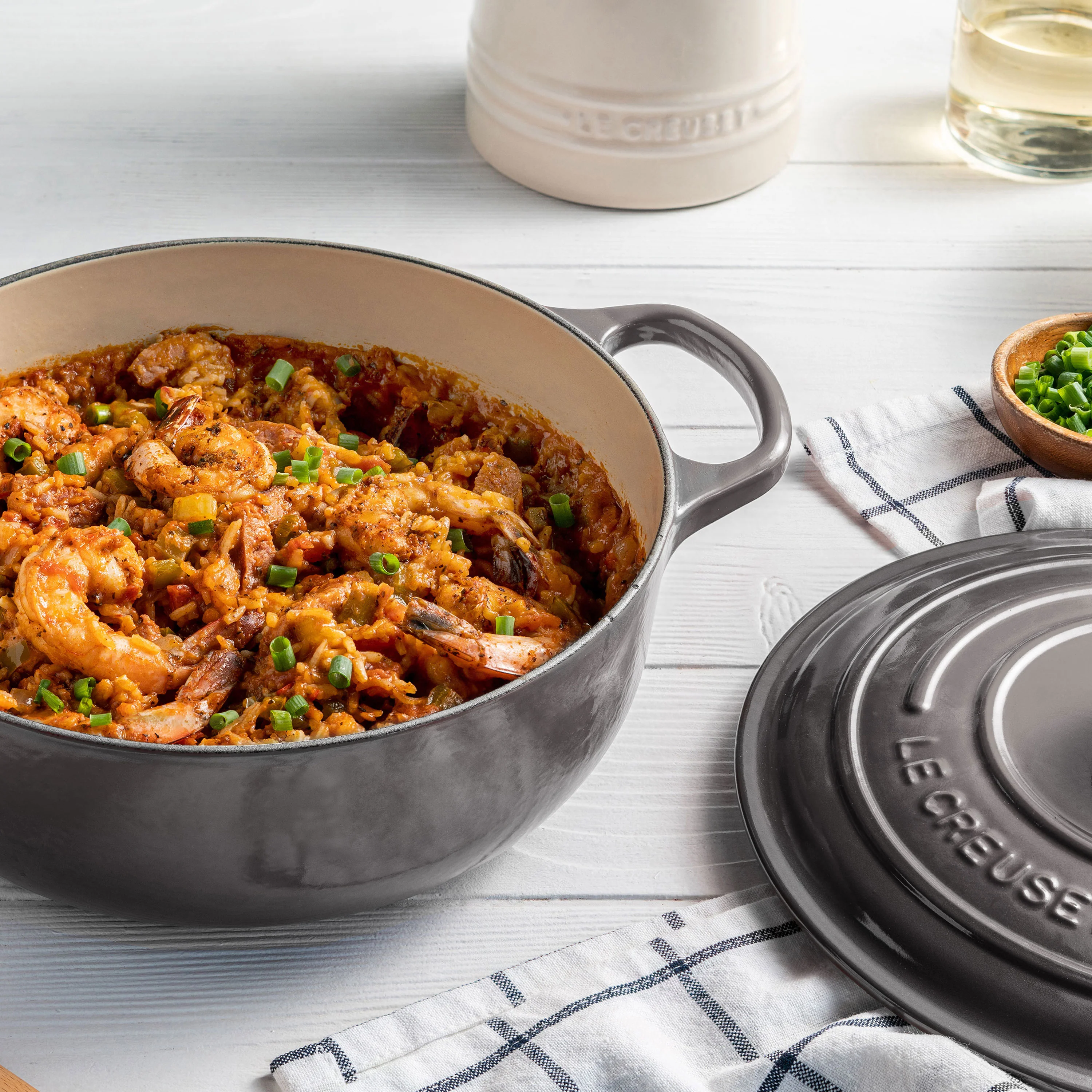Le Creuset Signature Cast Iron 3.5-quart Oyster Sauteuse Dutch Oven - Image 6