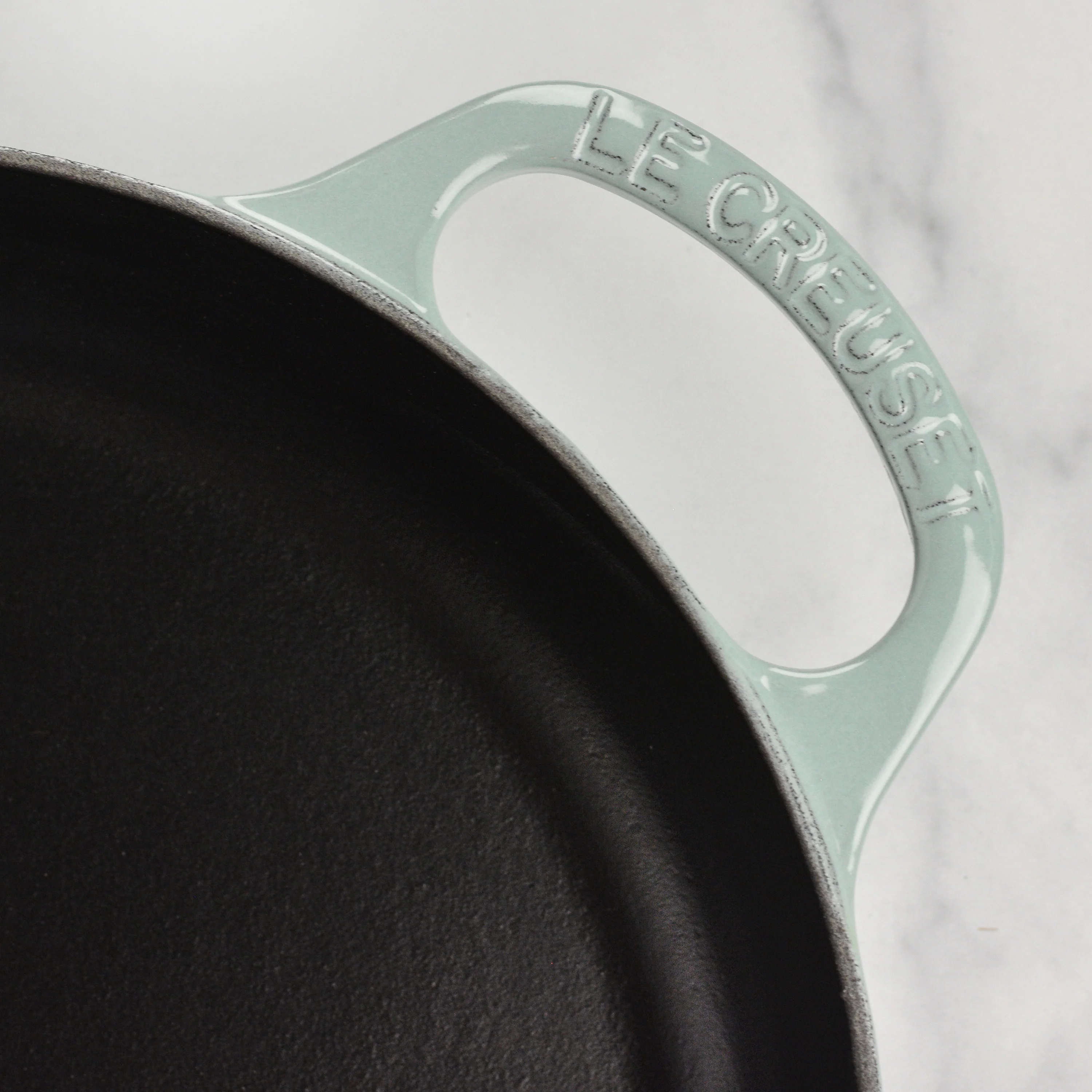 Le Creuset Signature Cast Iron 11" Sea Salt Everyday Pan - Image 3