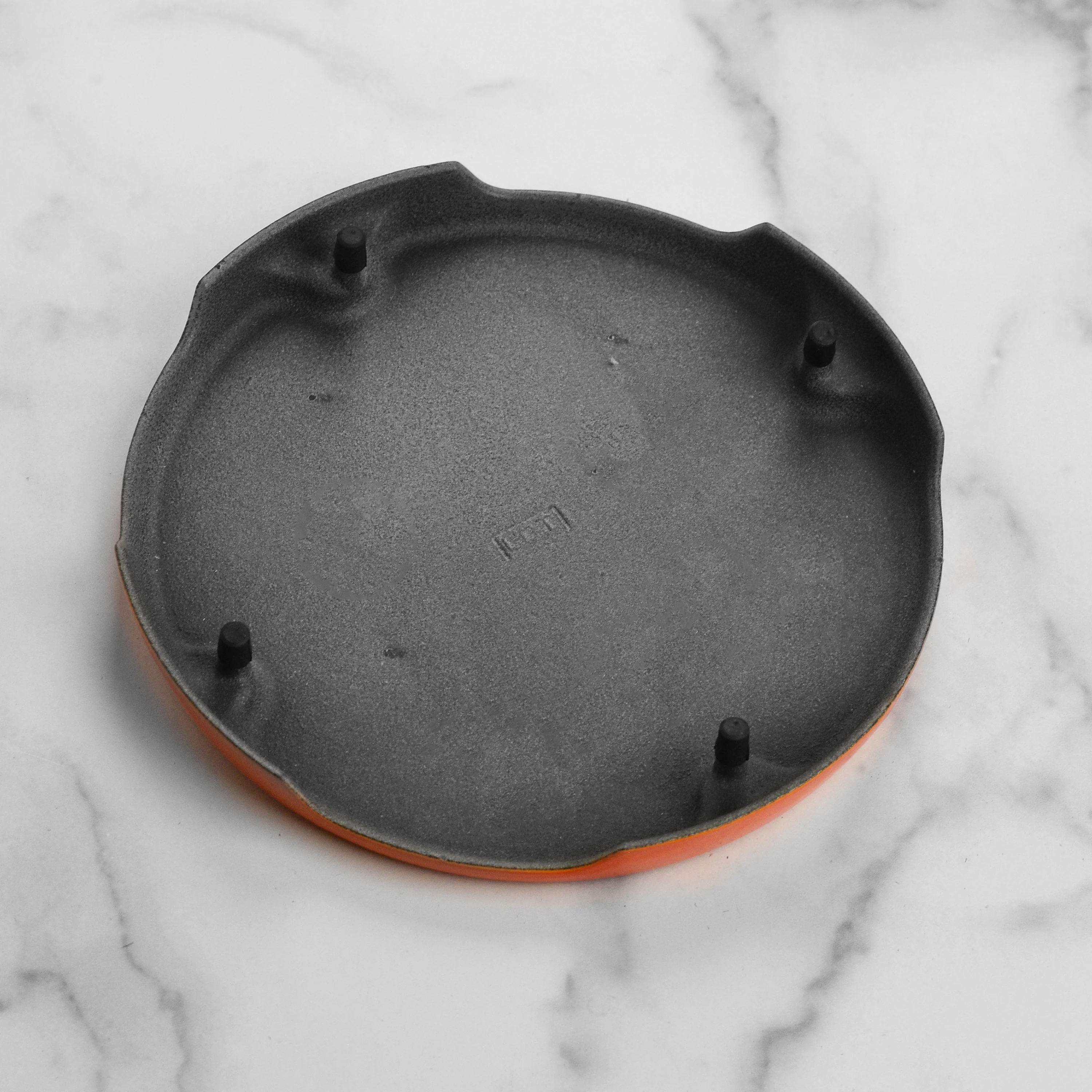 Le Creuset Signature Cast Iron 8.8" Flame Round Trivet - Image 5