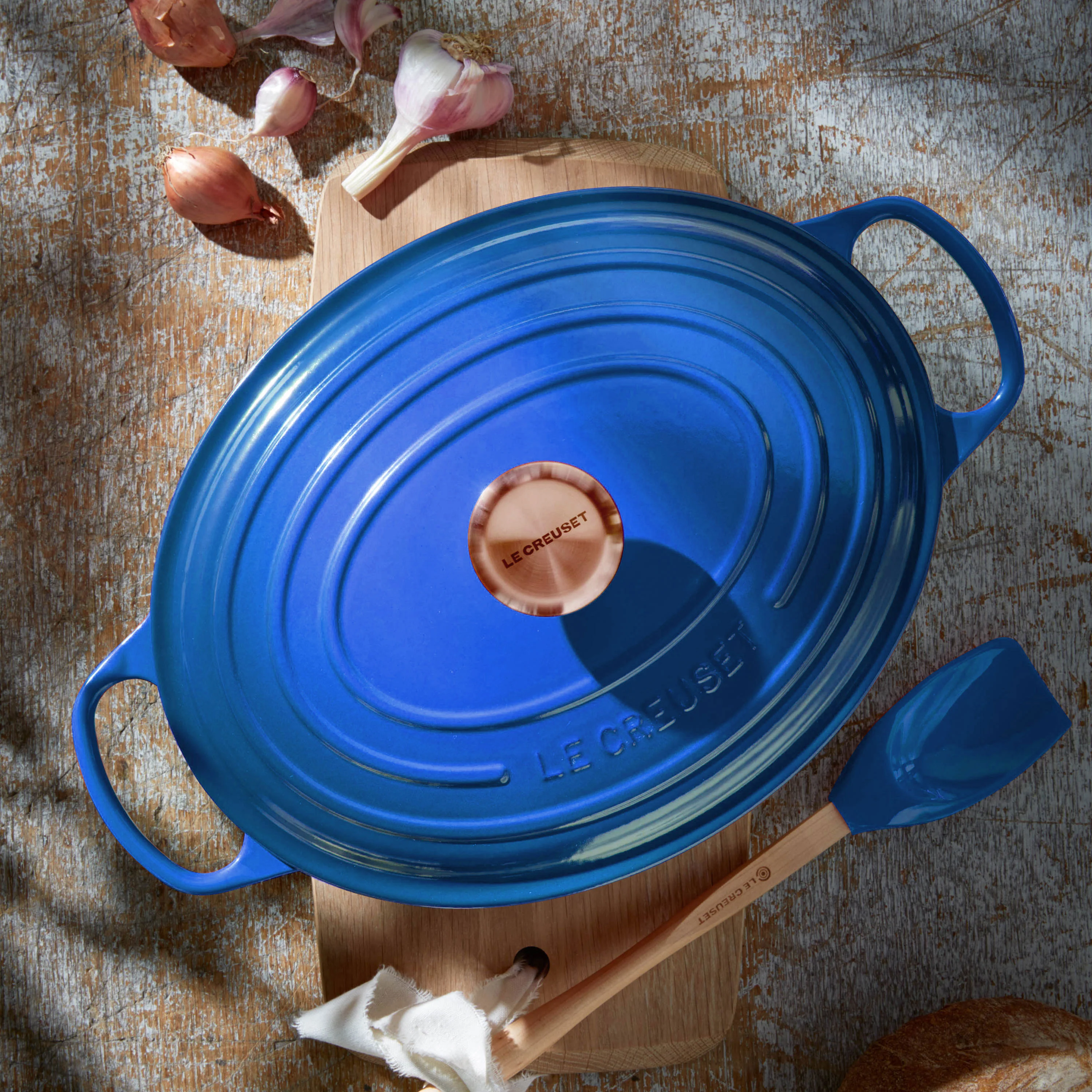 Le Creuset Signature Cast Iron 8-quart Marseille Oval Dutch Oven with Copper Knob - Image 5